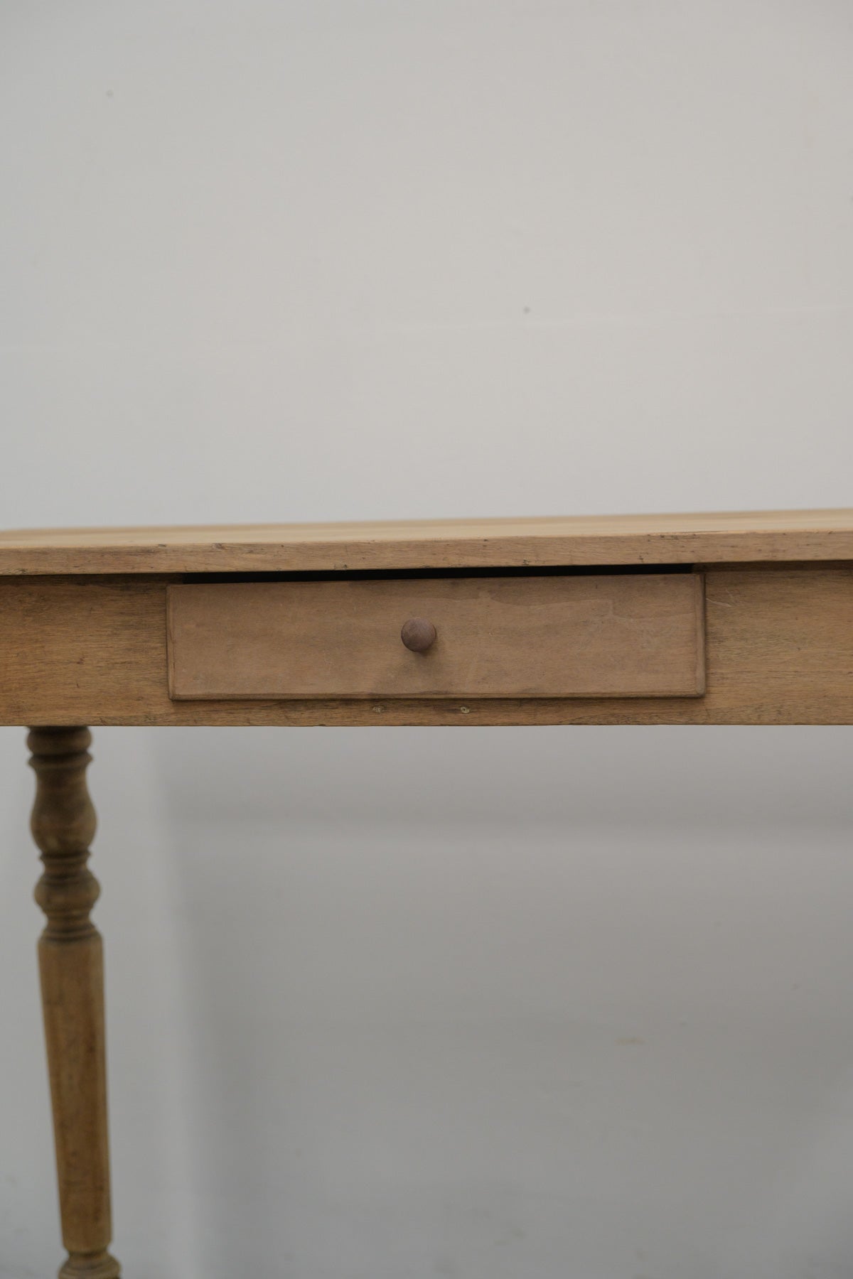 #0784 table