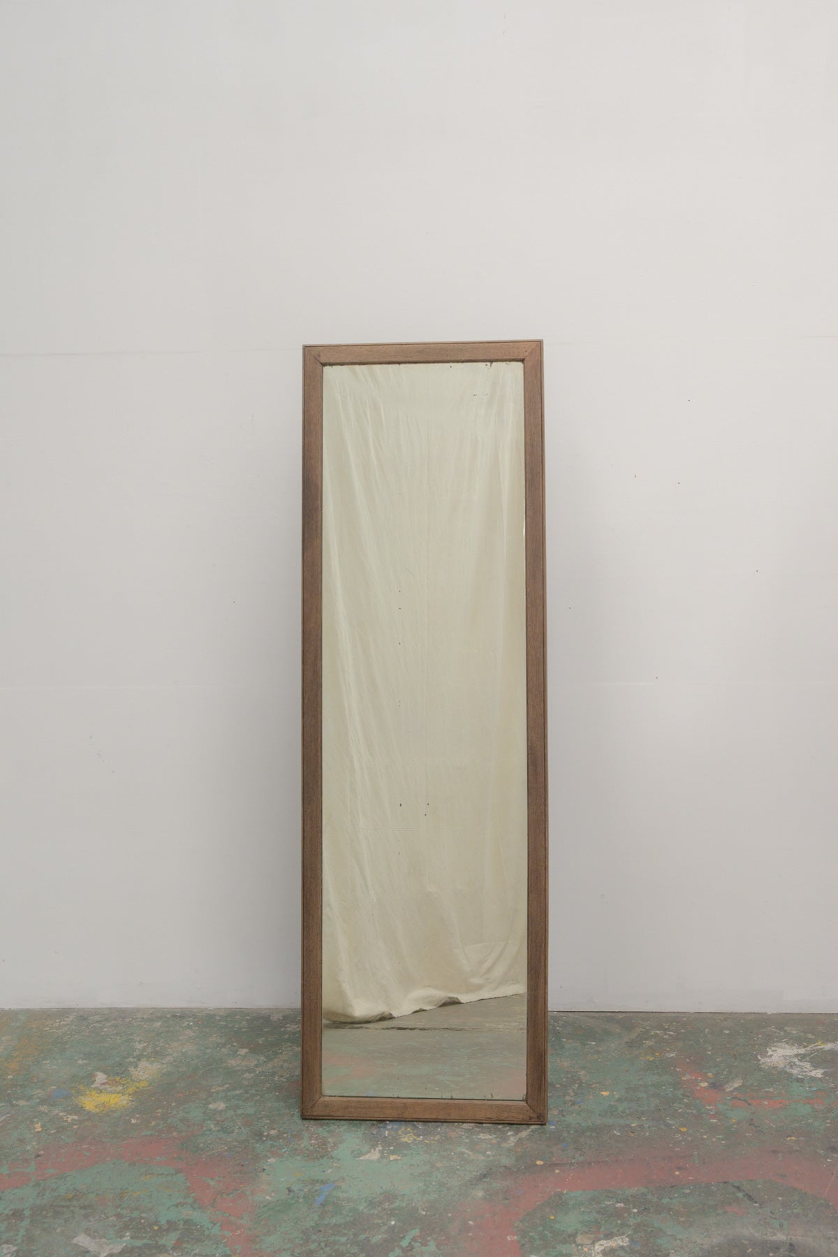 #0786 stand mirror
