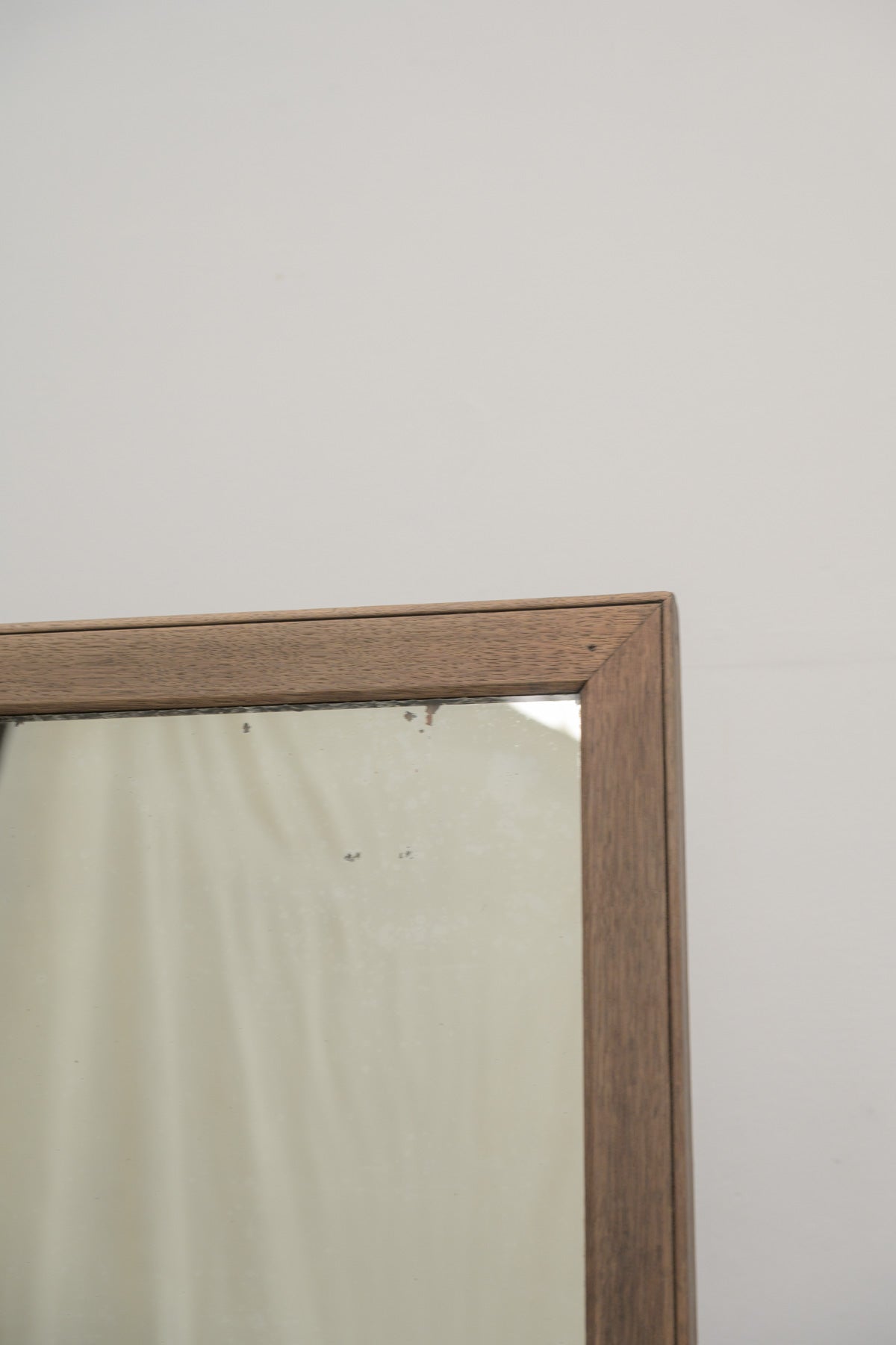 #0786 stand mirror