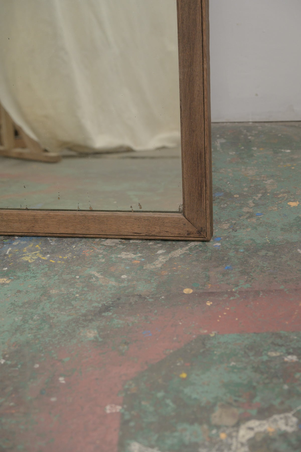 #0786 stand mirror