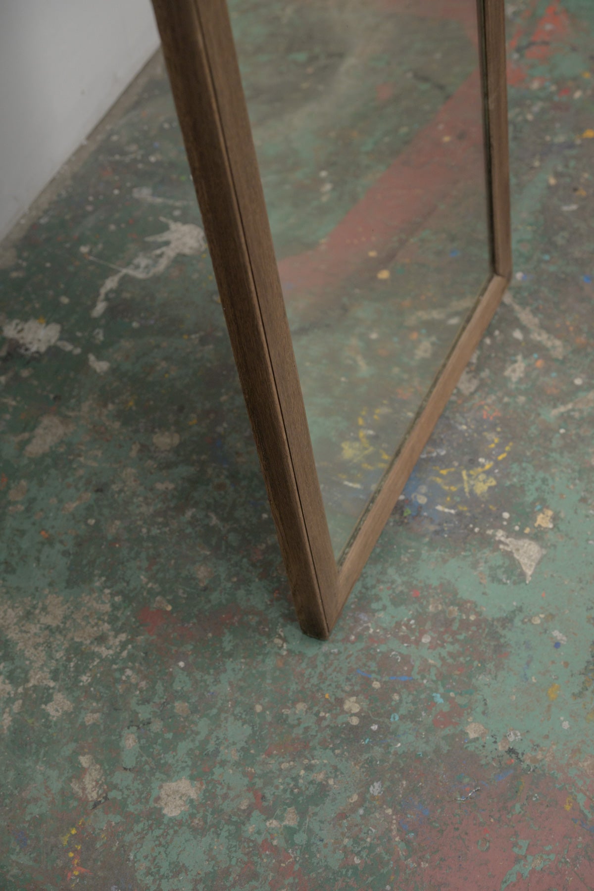#0786 stand mirror