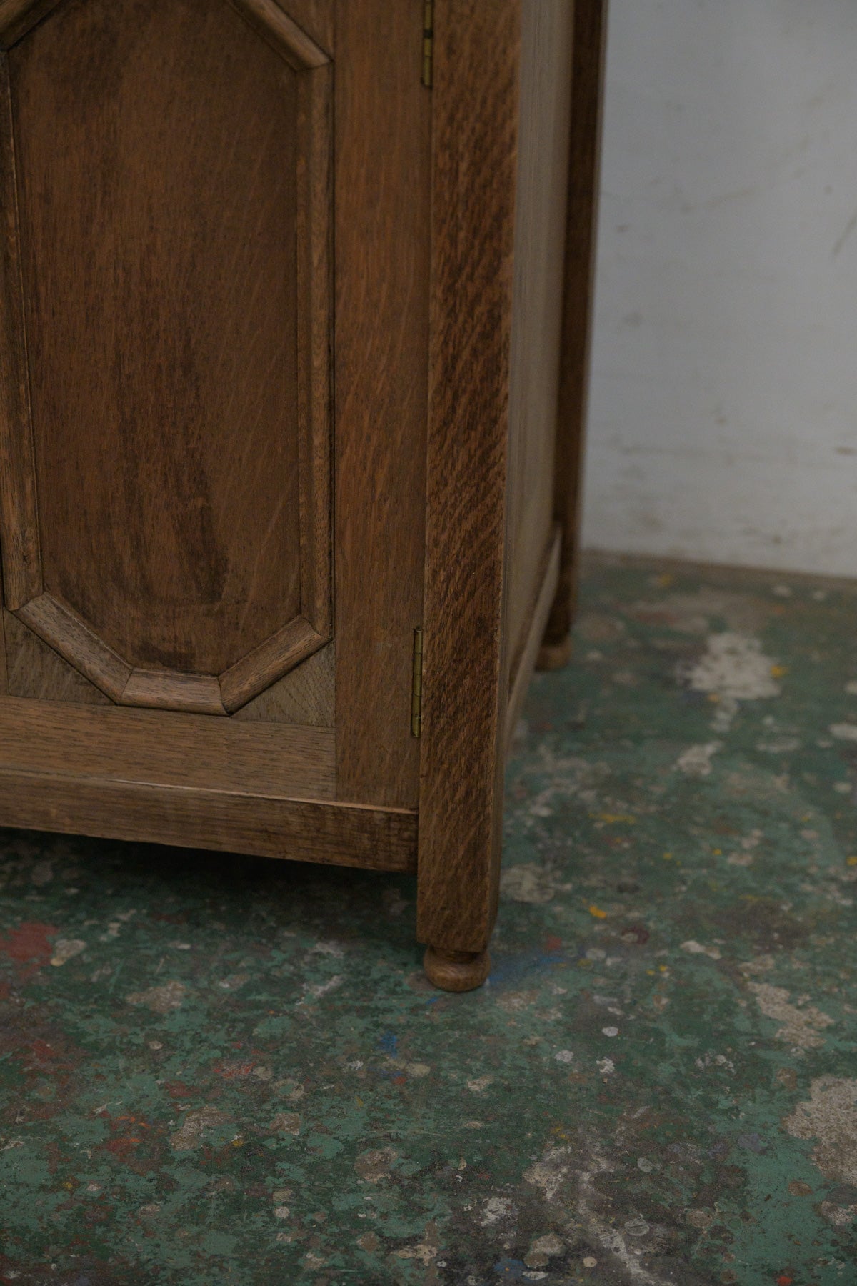 #0318 cabinet