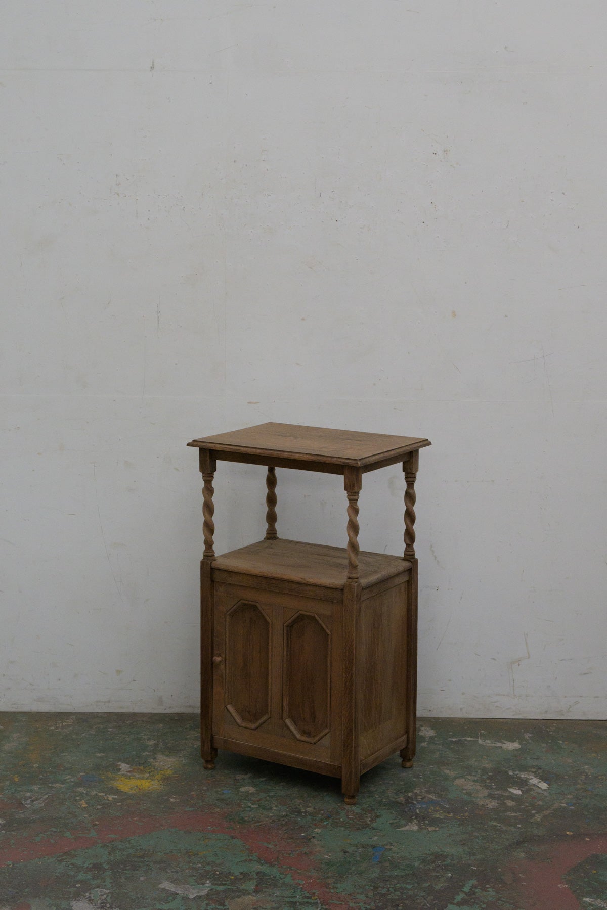 #0318 cabinet