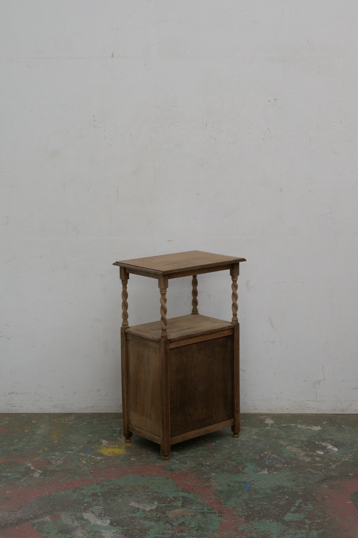 #0318 cabinet