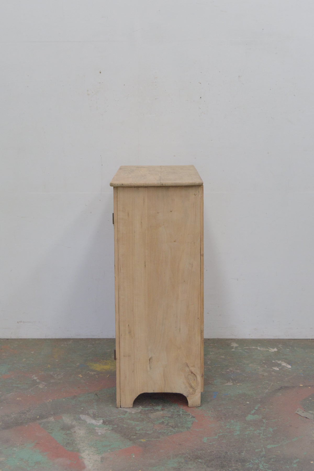 #8693 cabinet