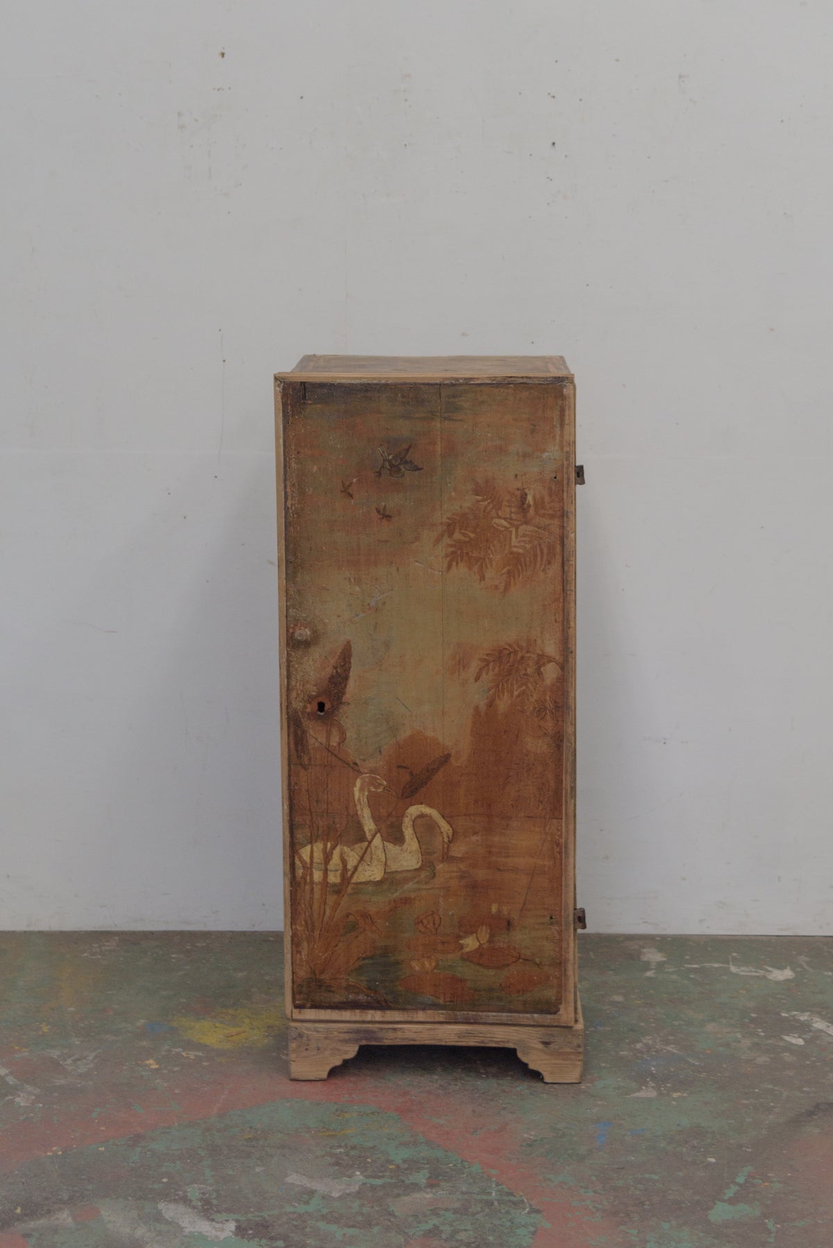 #8719 cabinet