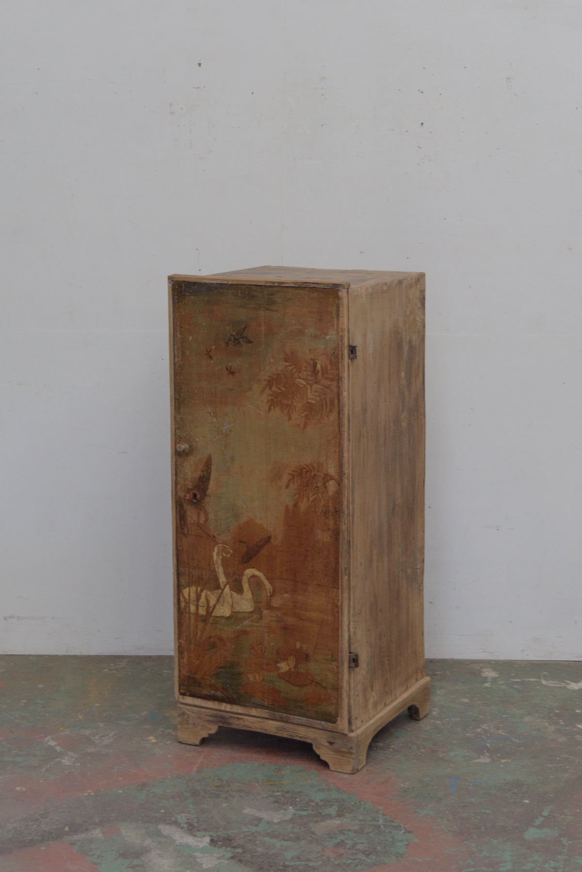 #8719 cabinet