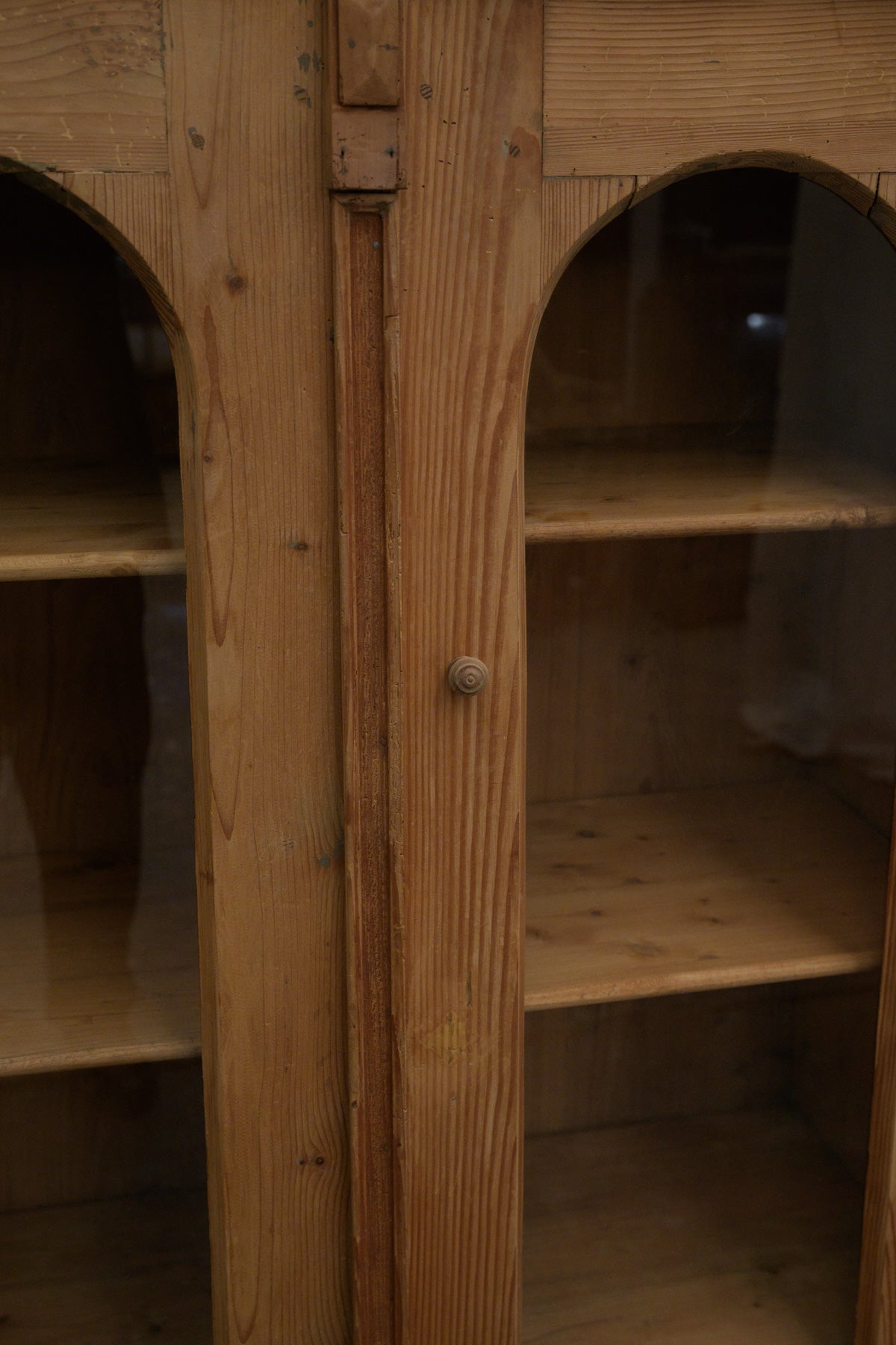 #0327 glass cabinet