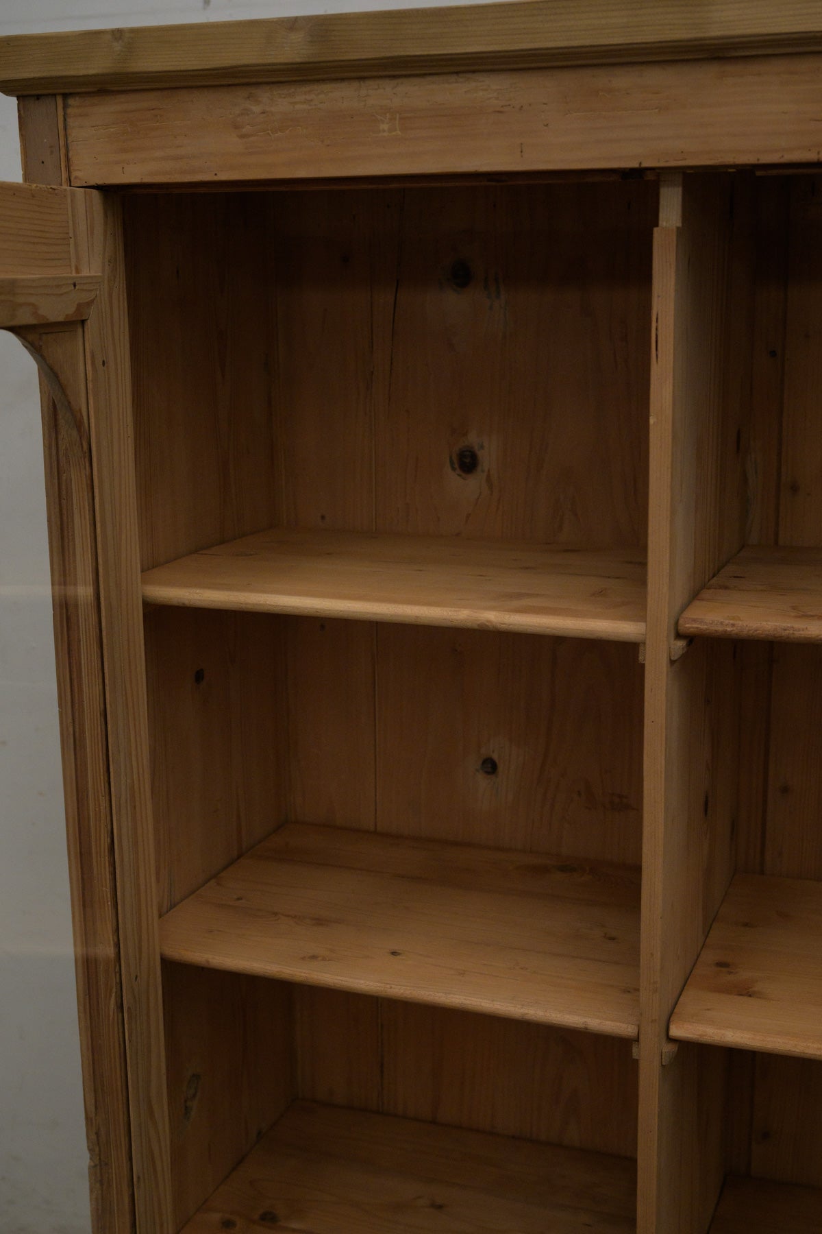 #0327 glass cabinet