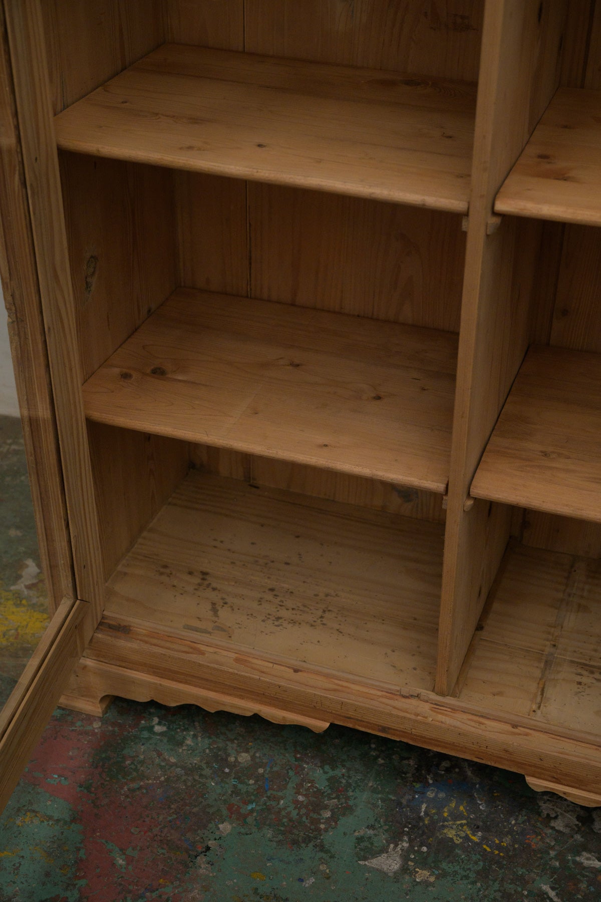 #0327 glass cabinet