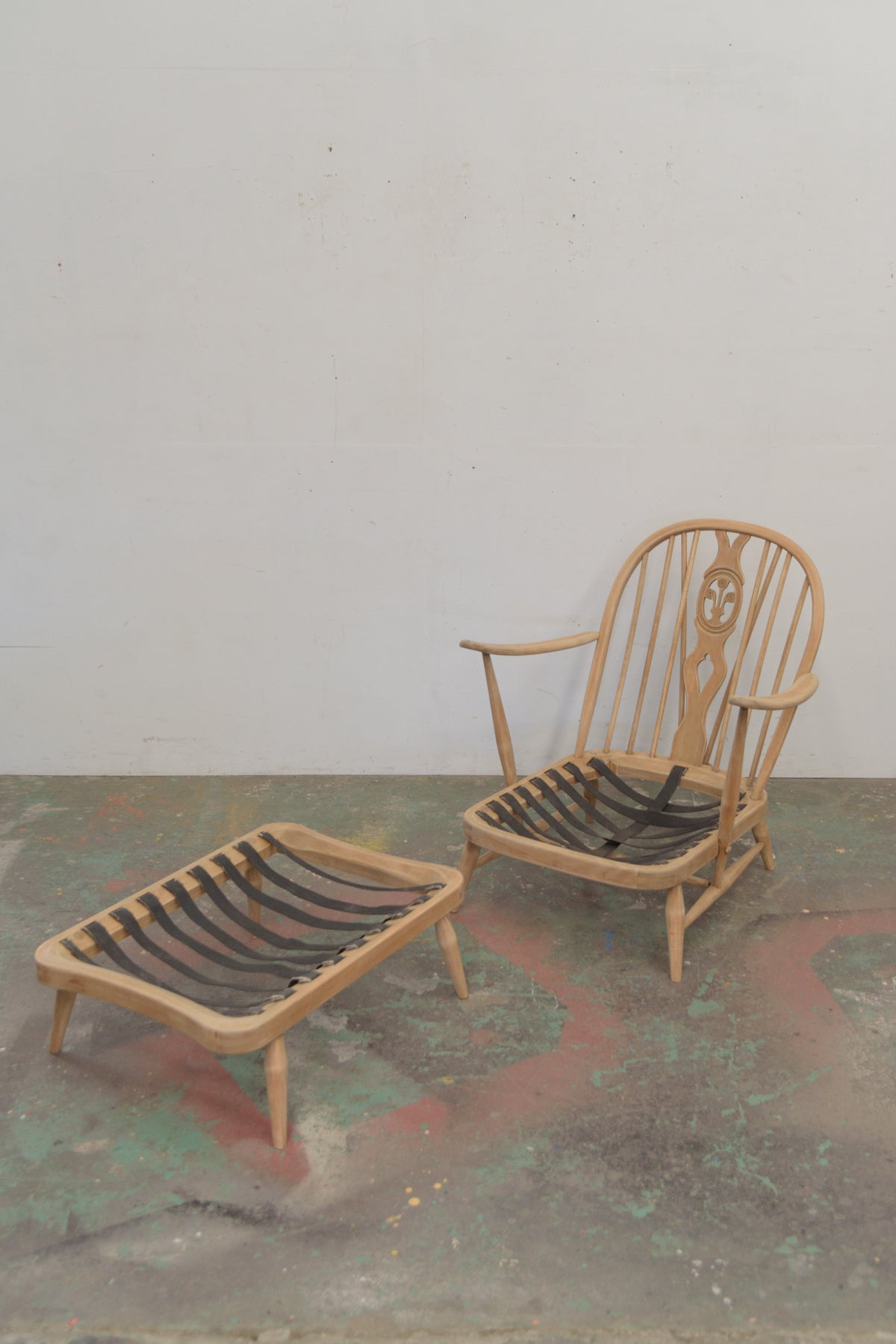 #8743 lounge chair