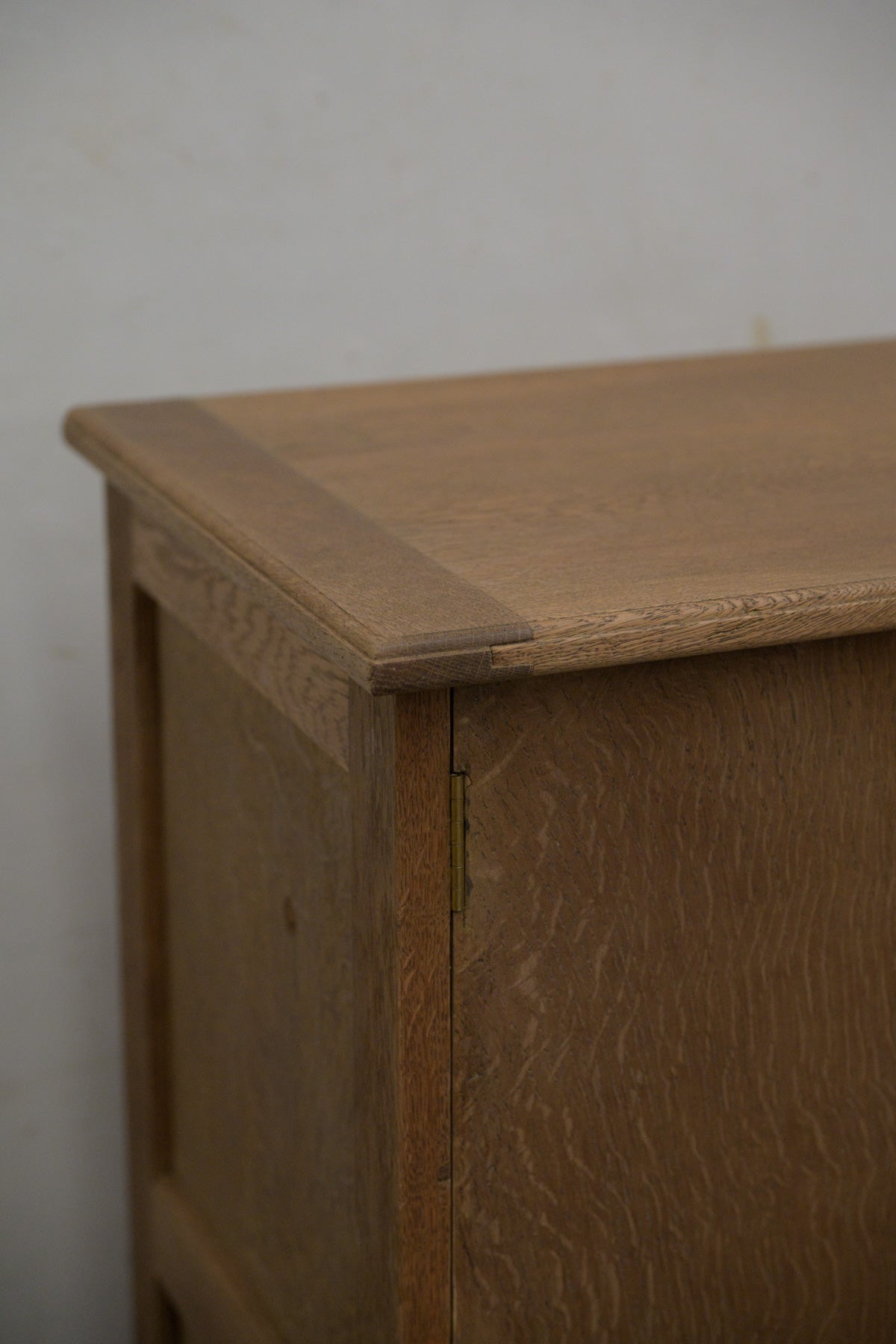 #0330 cabinet