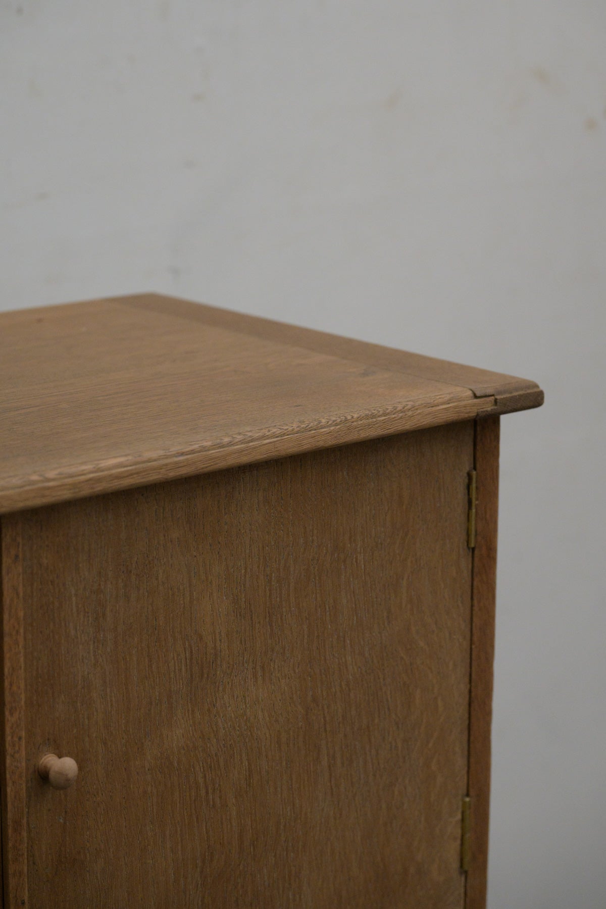 #0330 cabinet