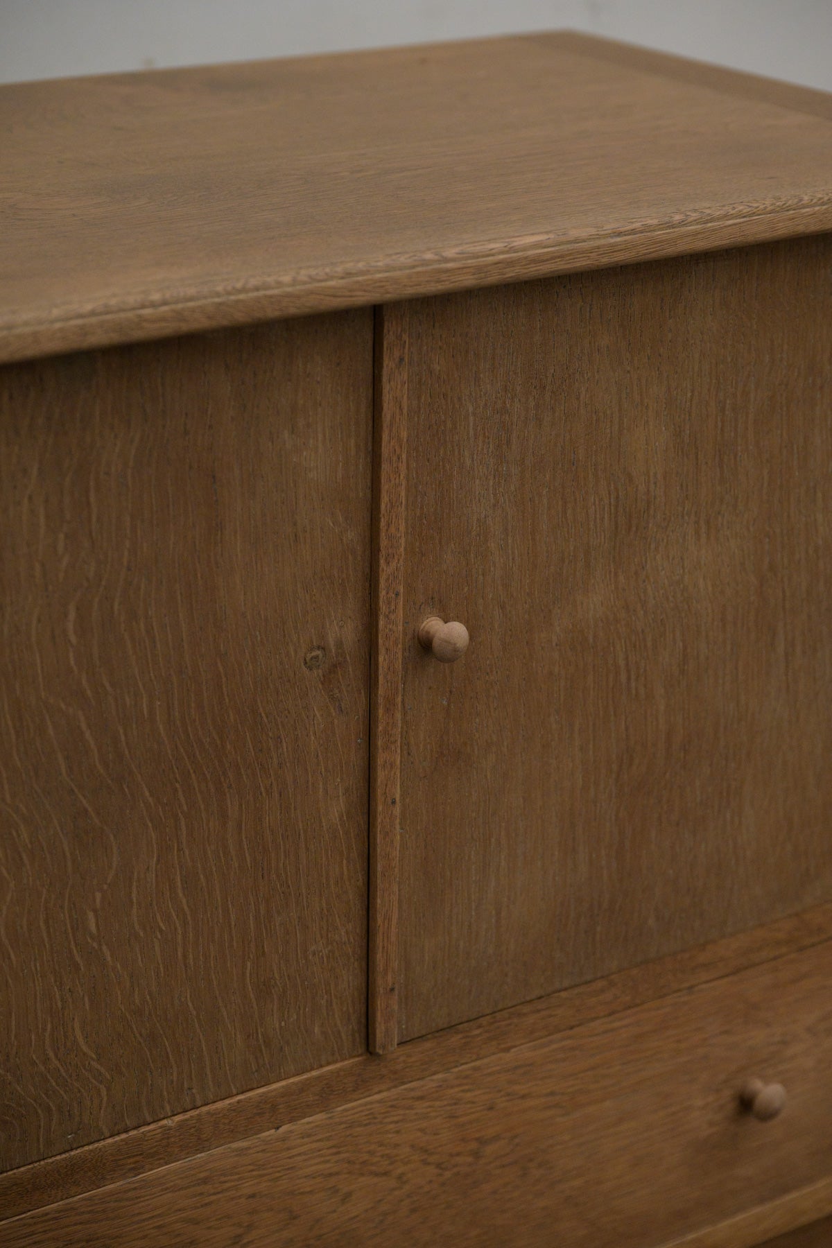 #0330 cabinet