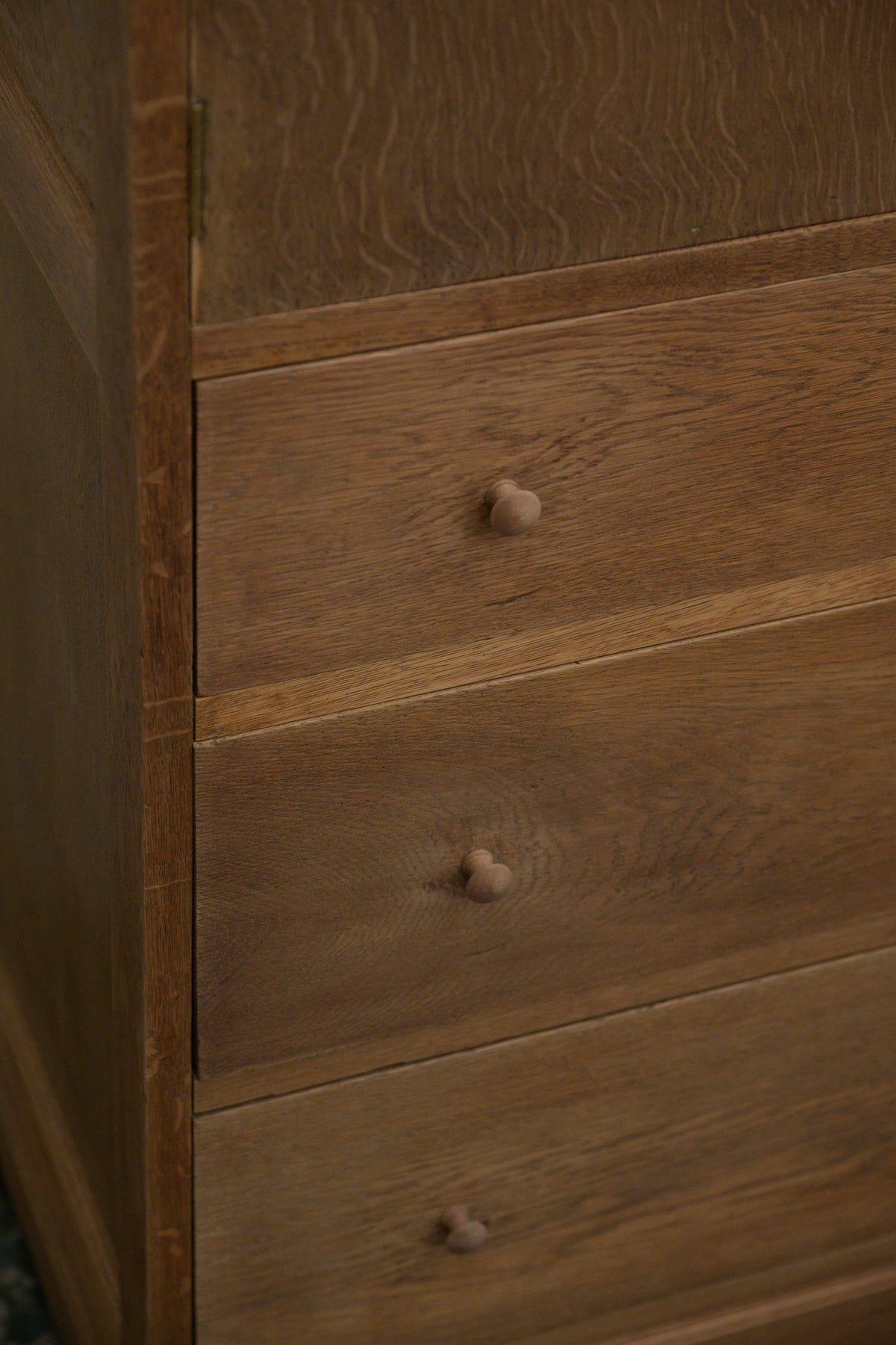 #0330 cabinet