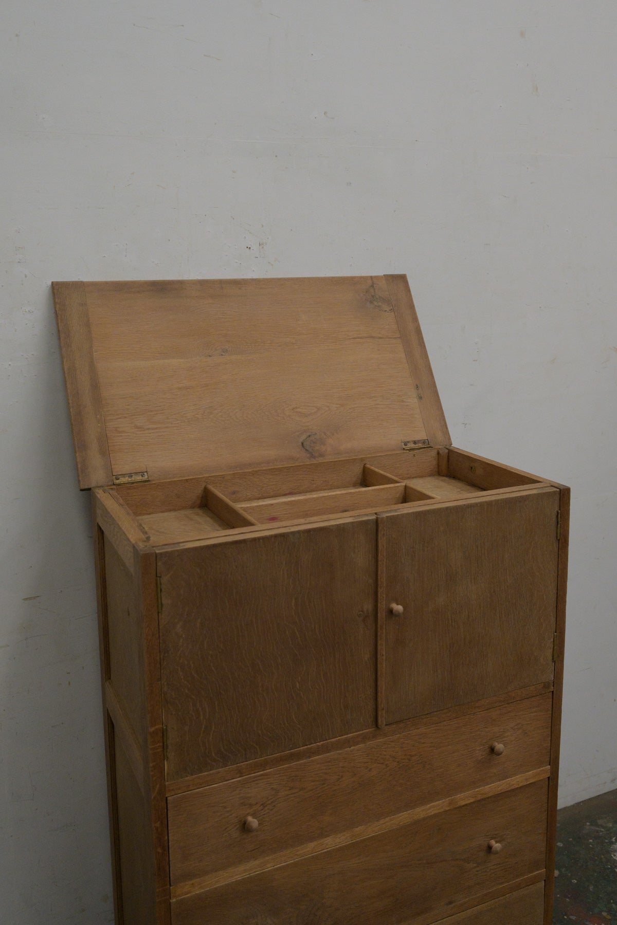 #0330 cabinet