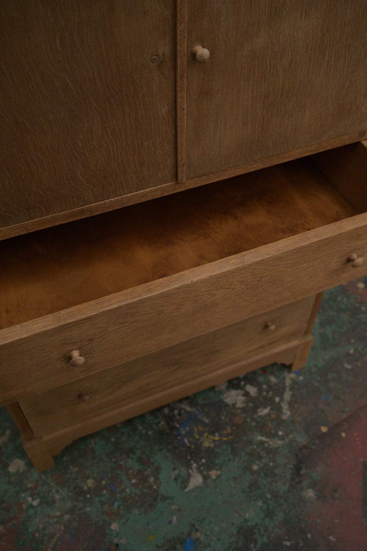 #0330 cabinet