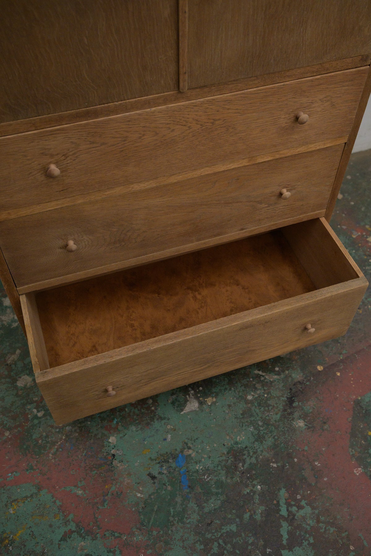 #0330 cabinet