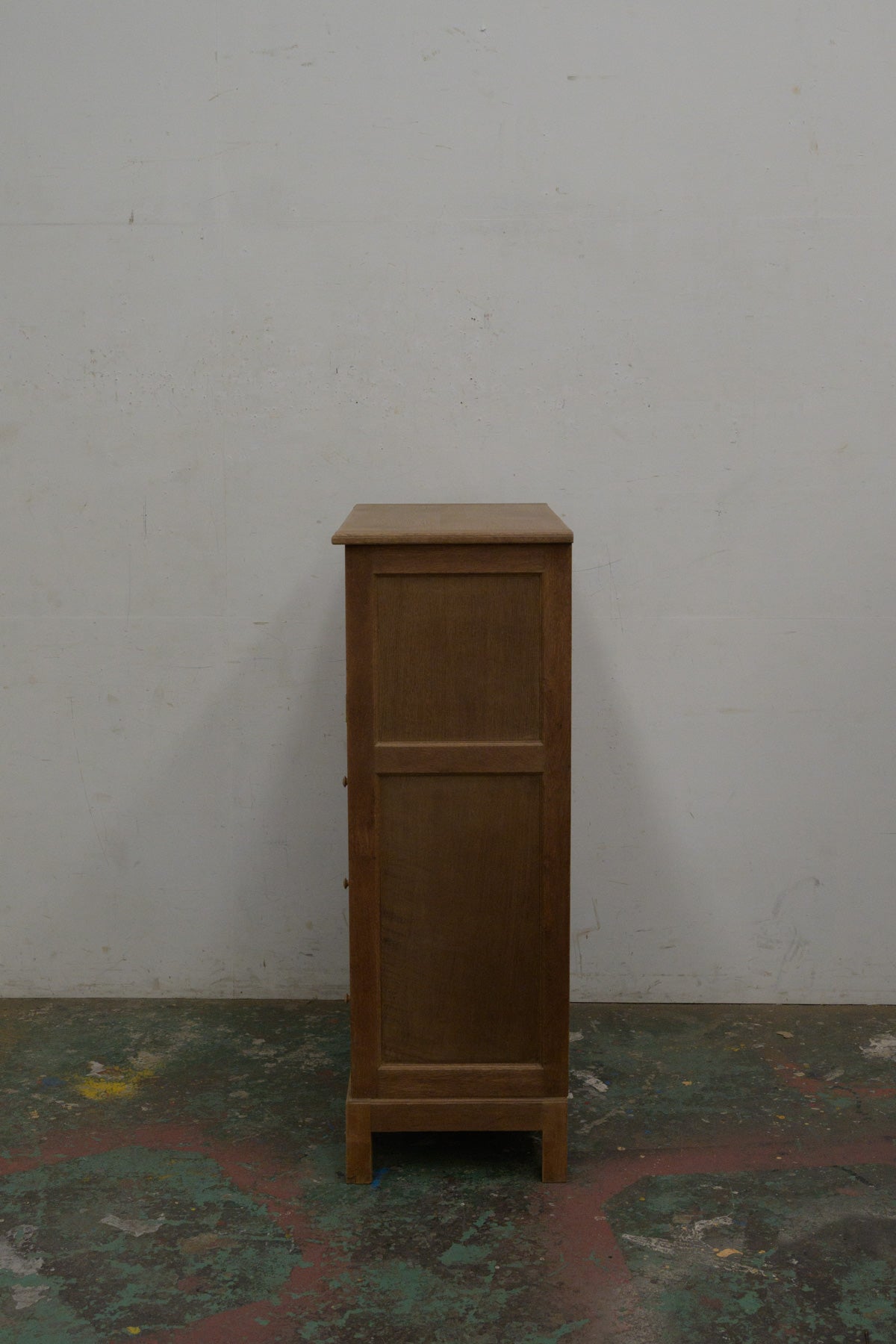 #0330 cabinet