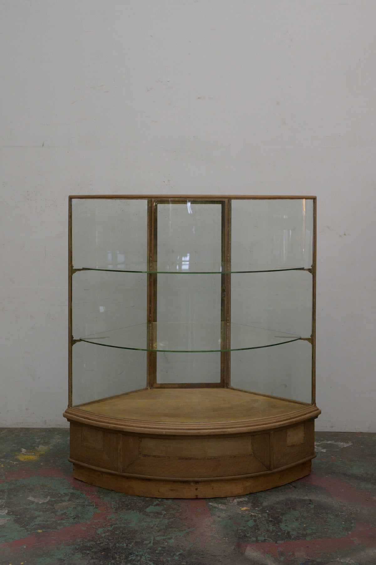 #0331 show case