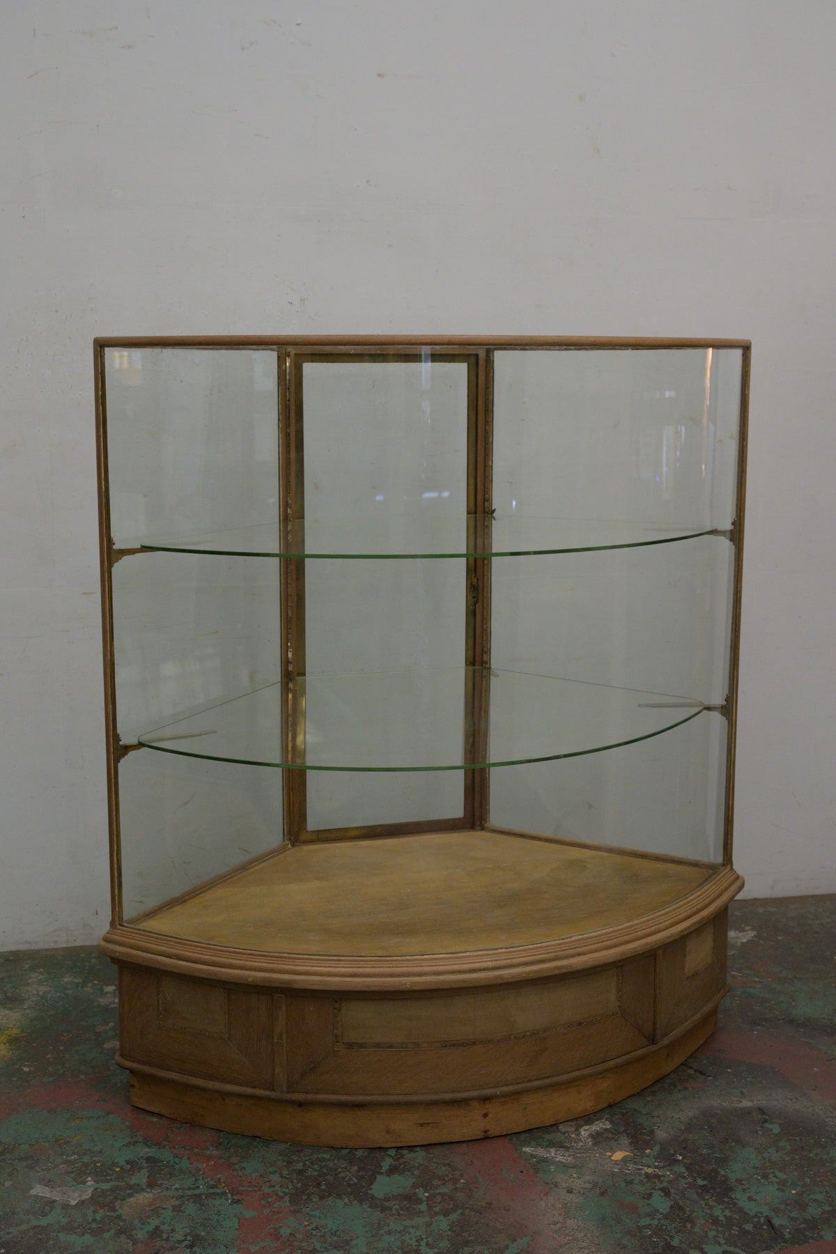 #0331 show case