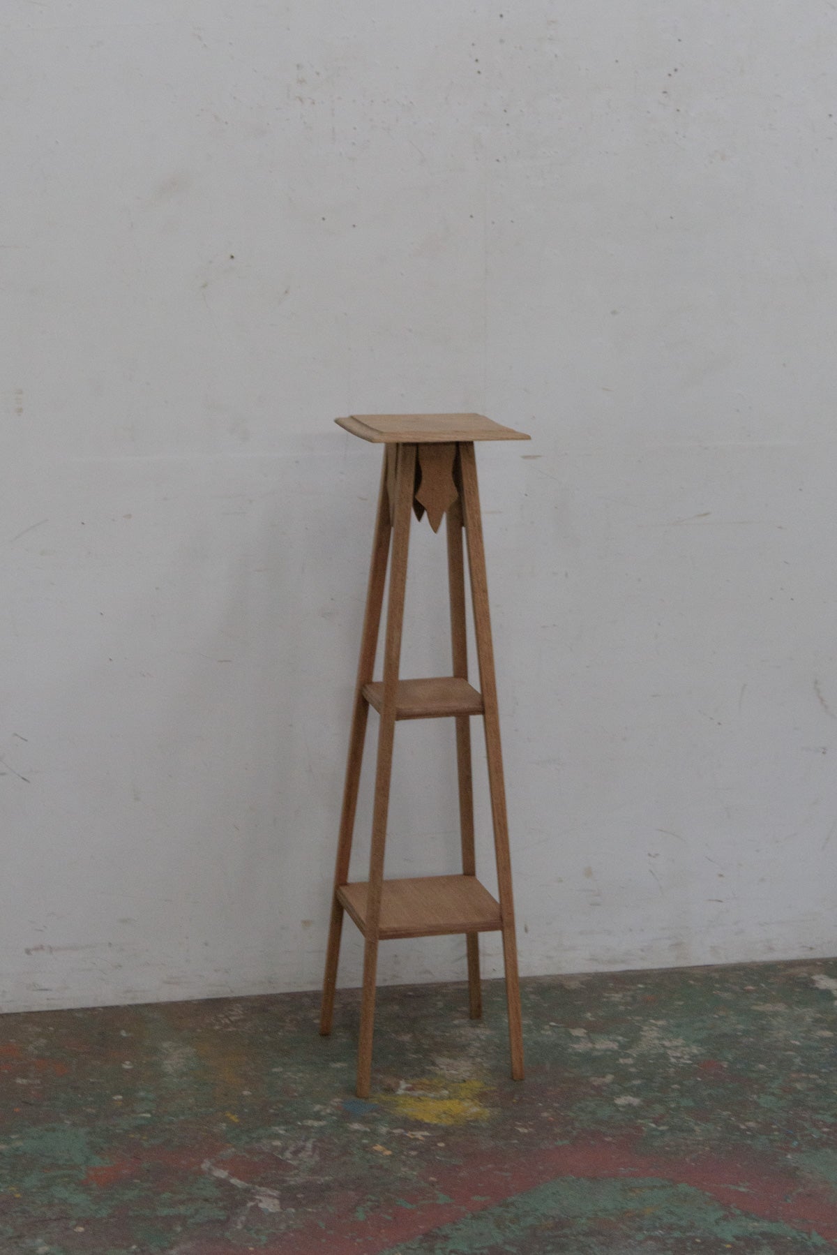 #9841 plant stand