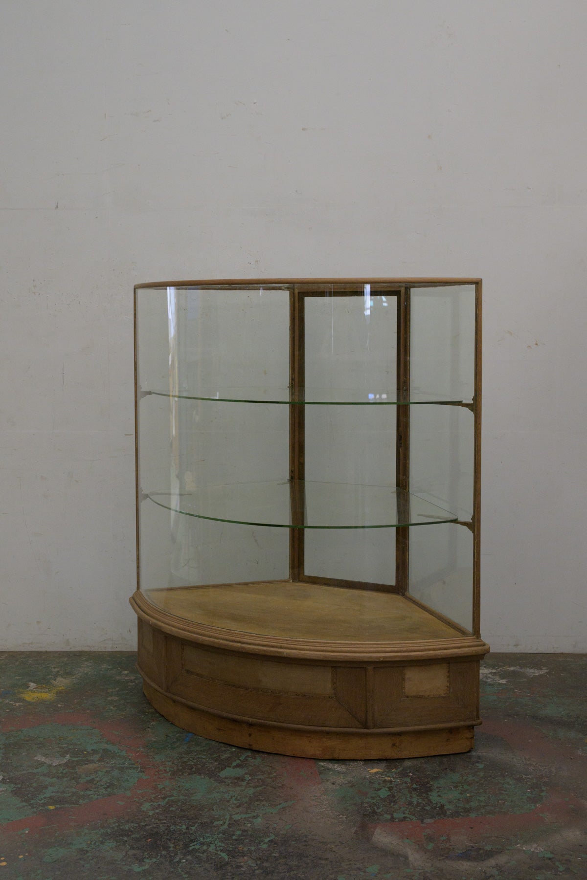 #0331 show case