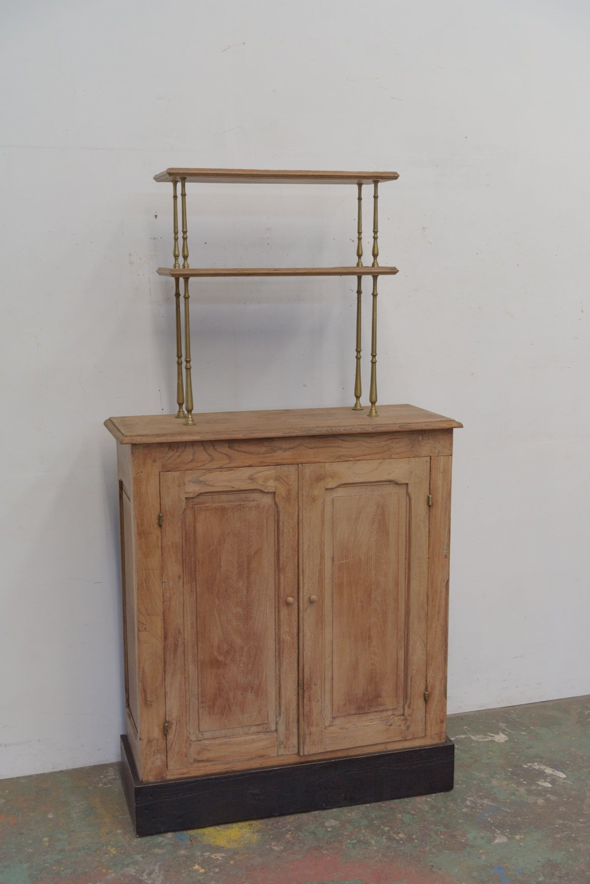 #8753 cabinet