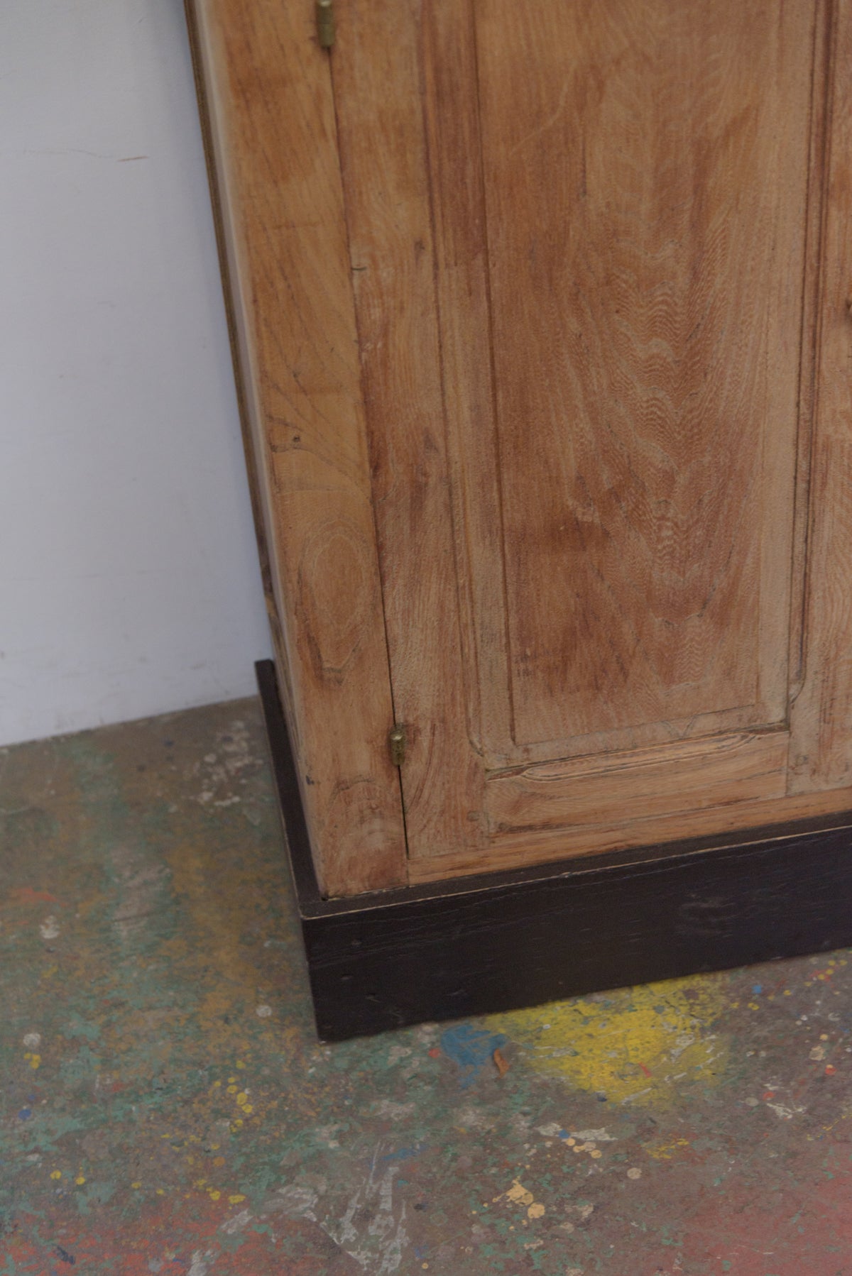 #8753 cabinet