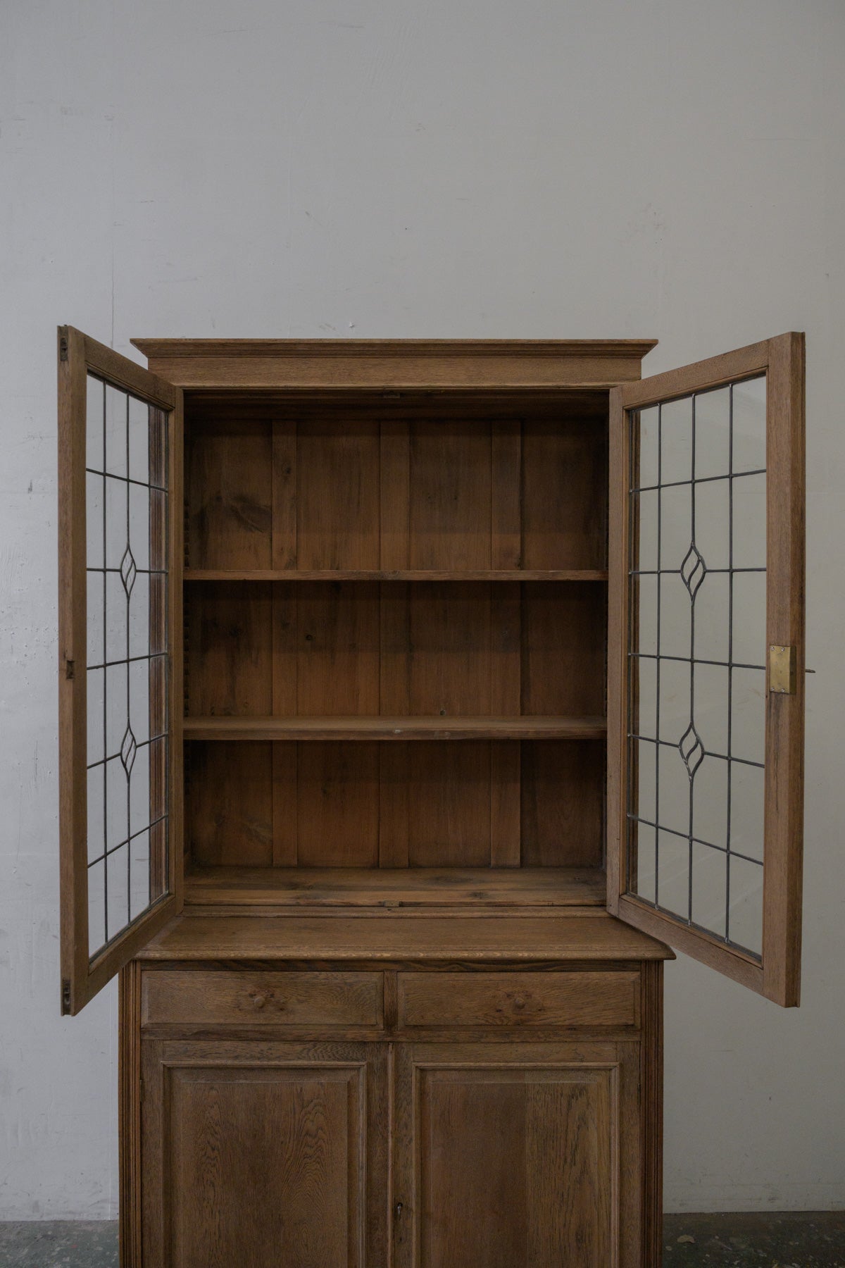 #0336 cupboard