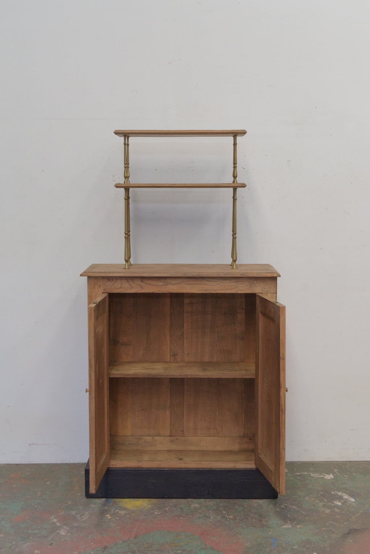 #8753 cabinet
