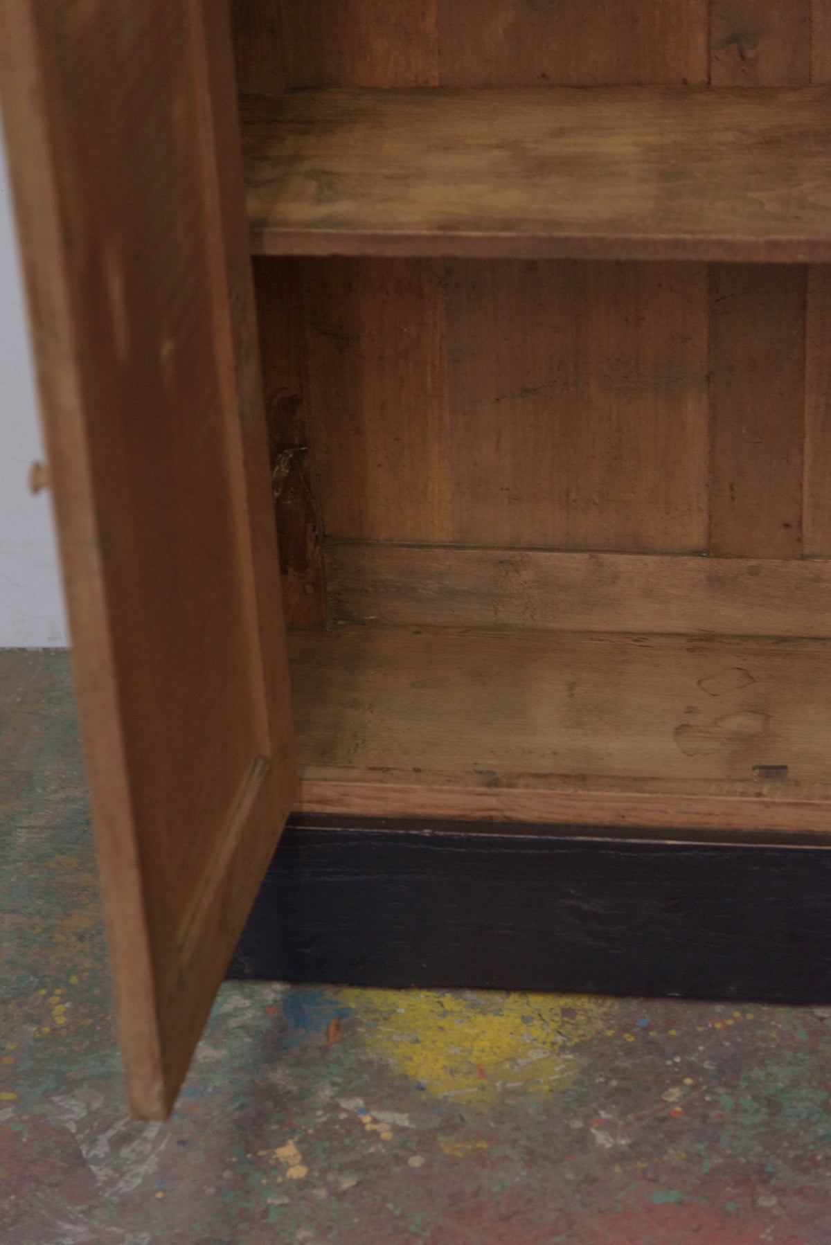 #8753 cabinet