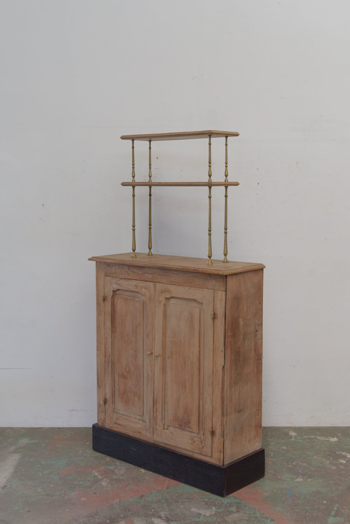 #8753 cabinet
