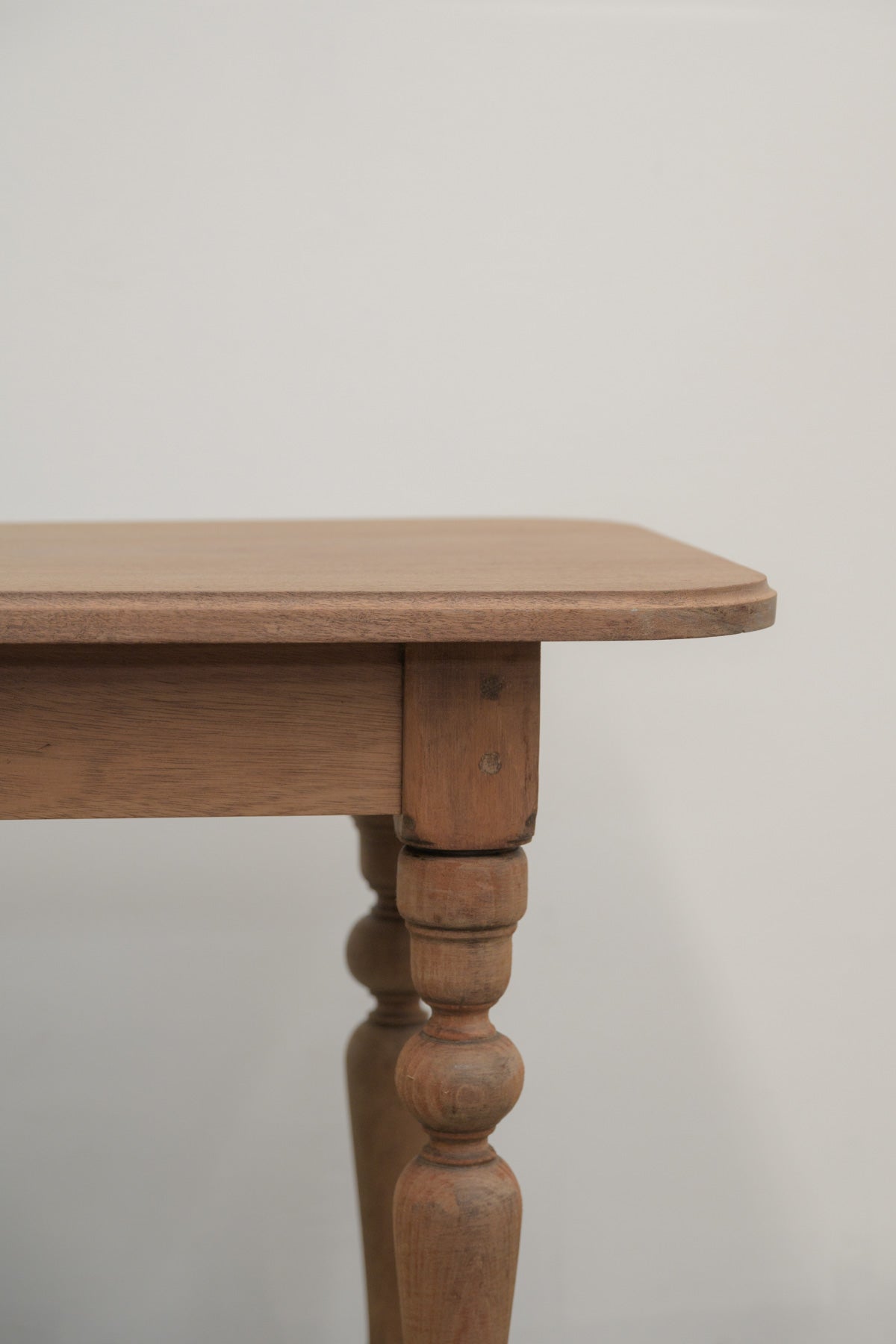 #0810 side table