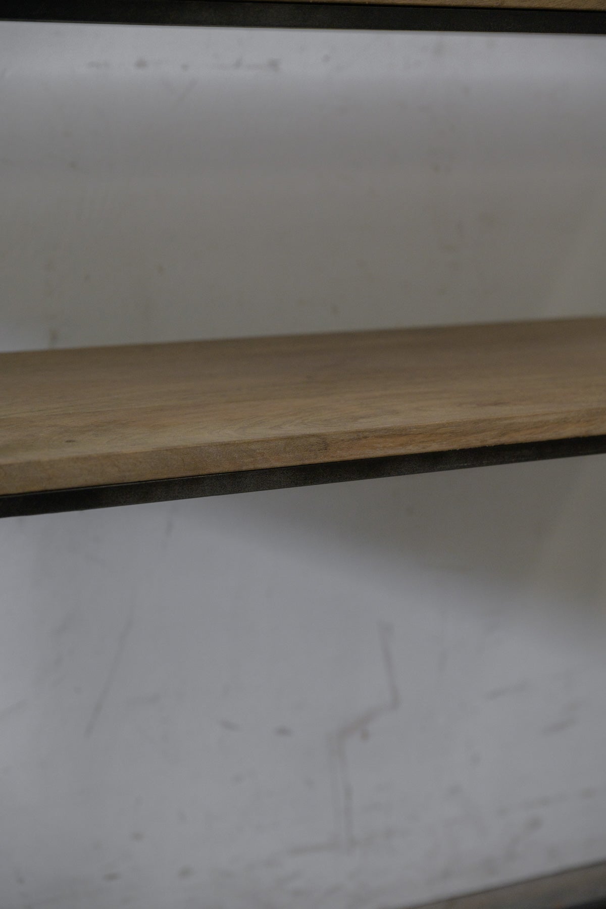 #0339 shelf