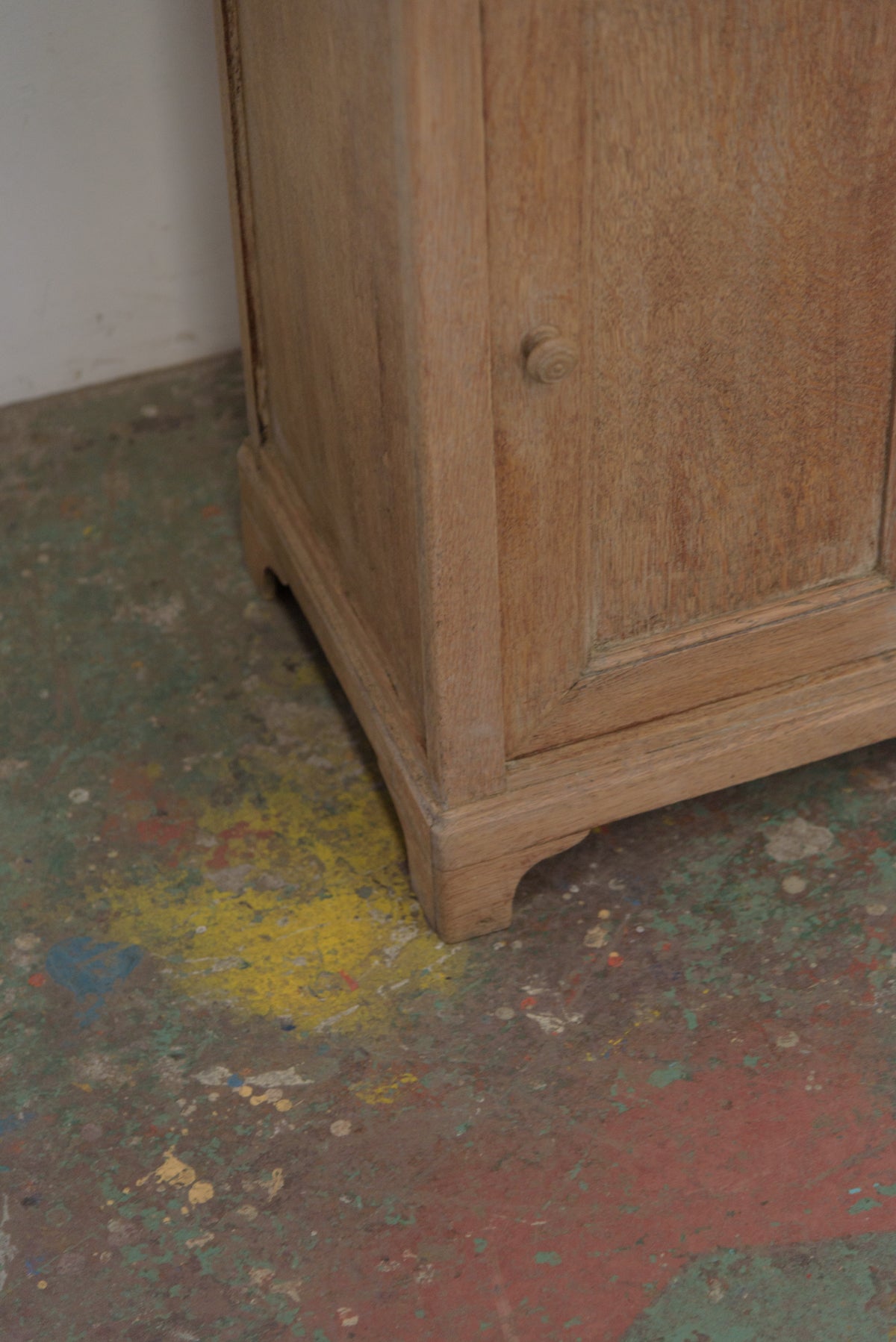 #8761 cabinet