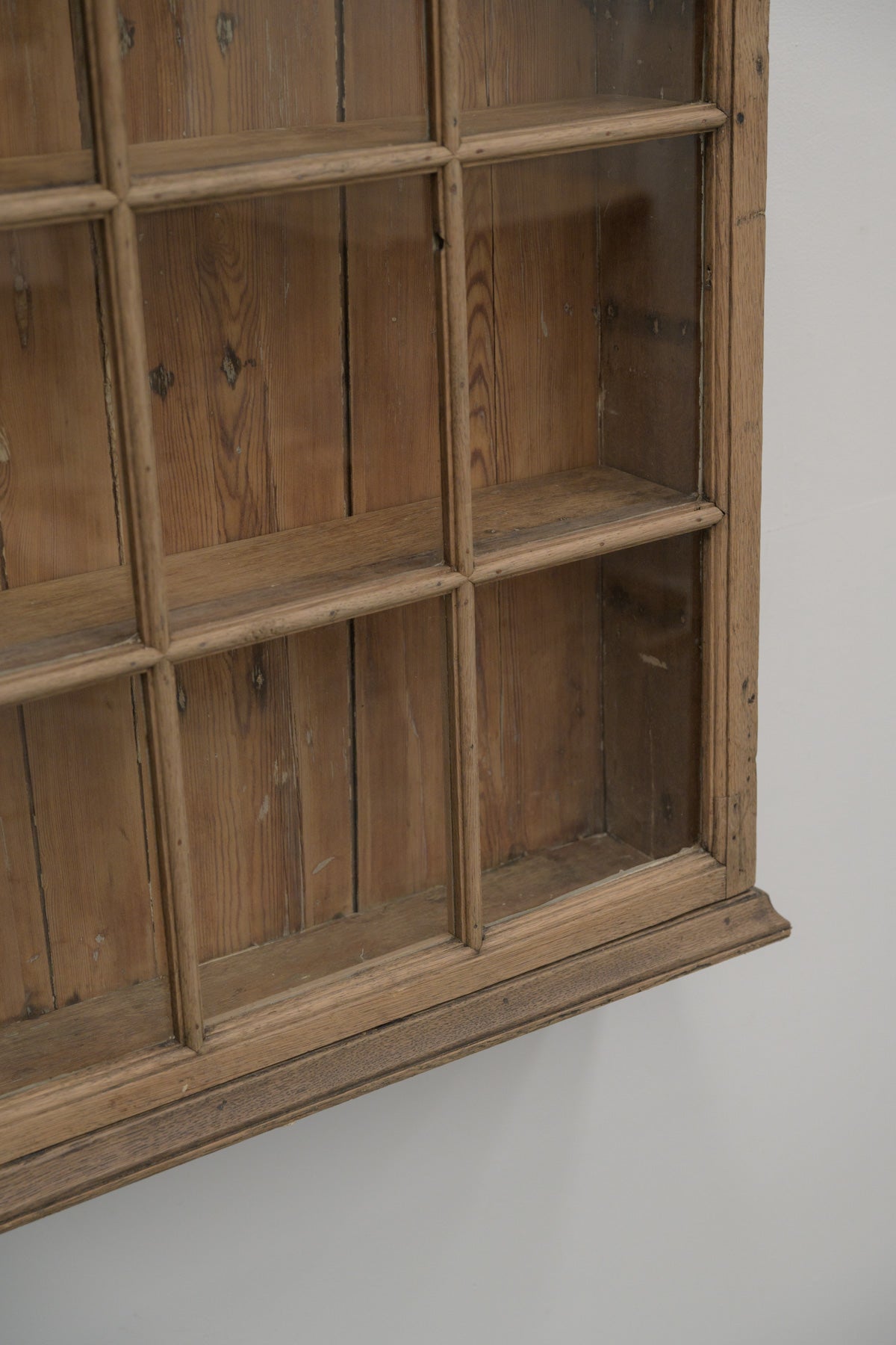 #0818 glass cabinet