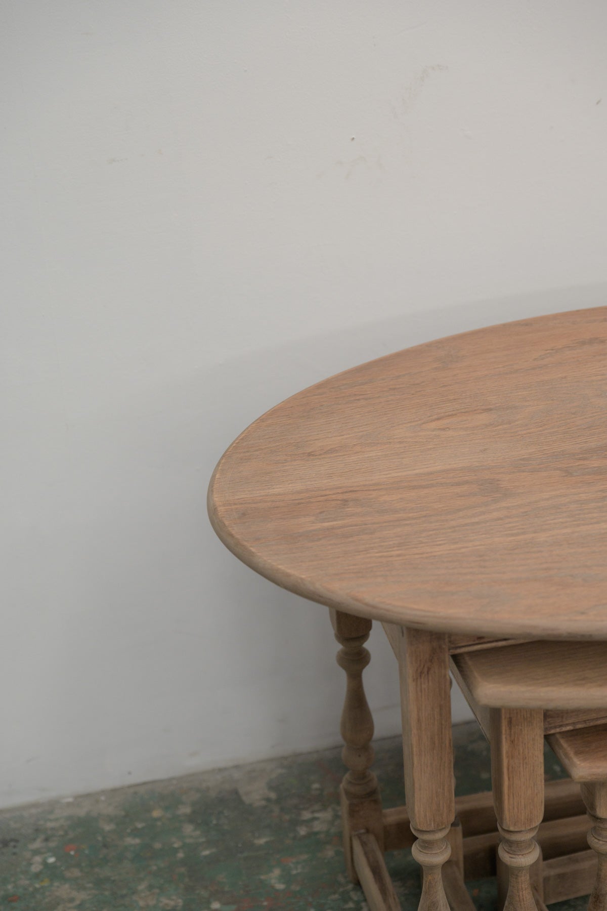 #0823 nest table