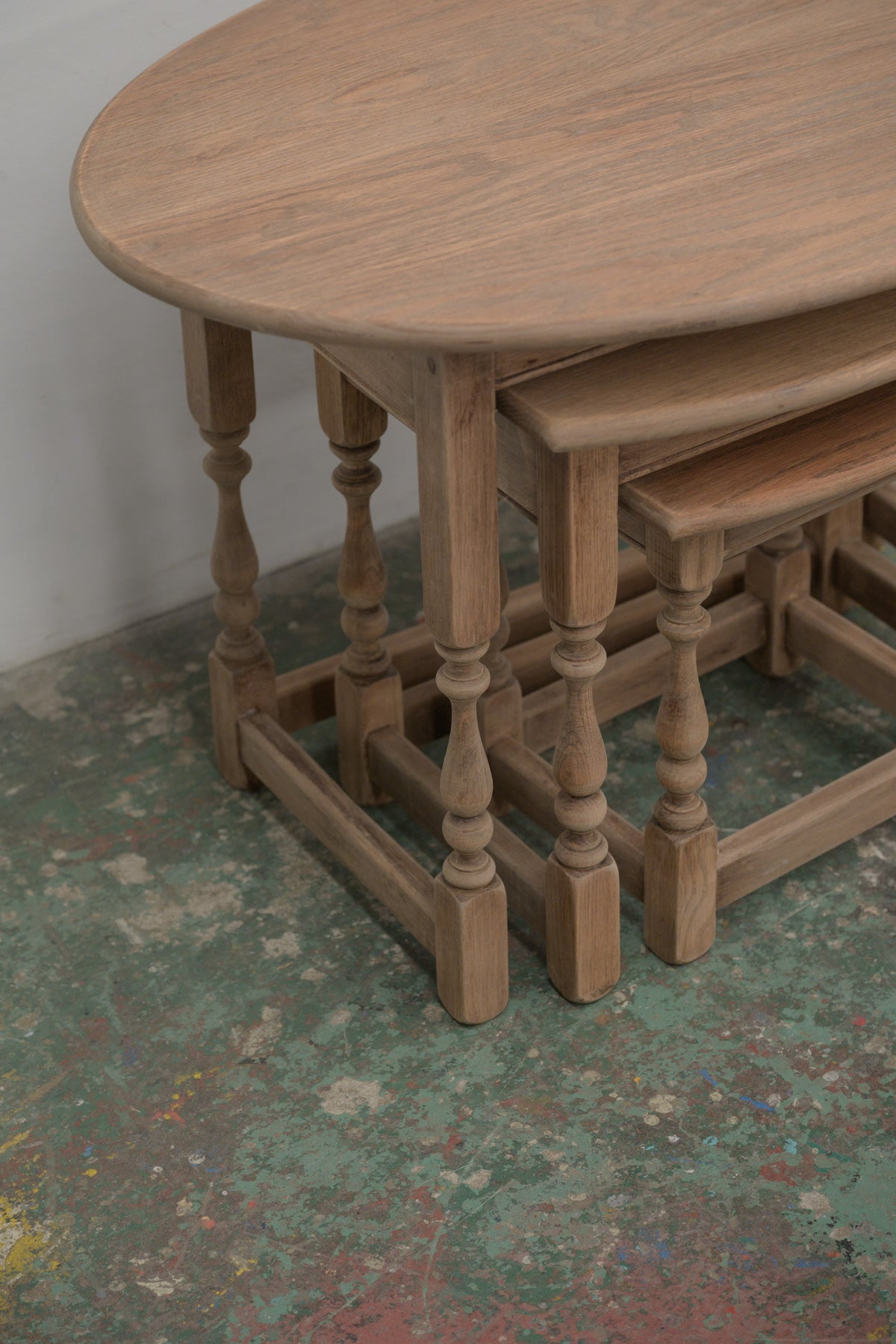 #0823 nest table