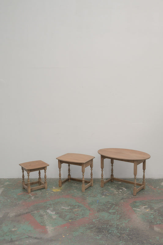 #0823 nest table