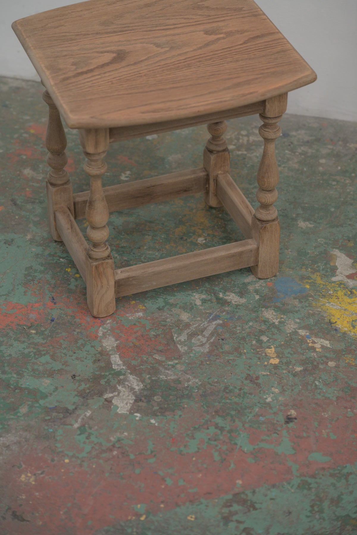 #0823 nest table