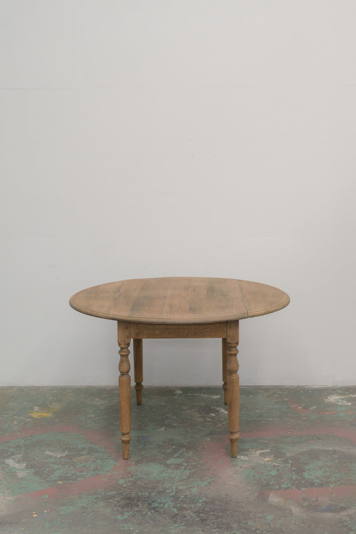 #0825  round table