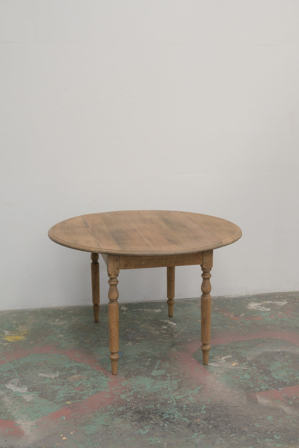 #0825  round table