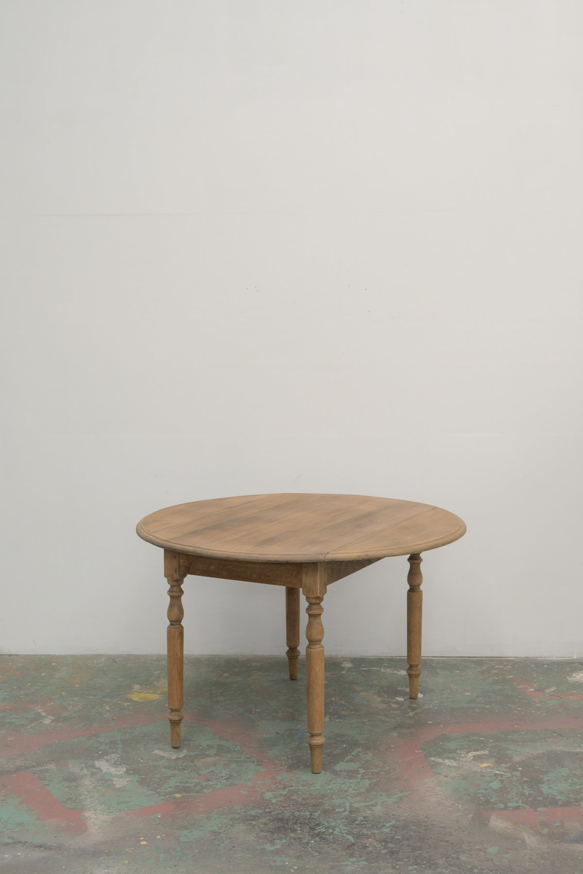 #0825  round table