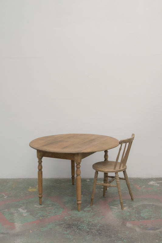 #0825  round table