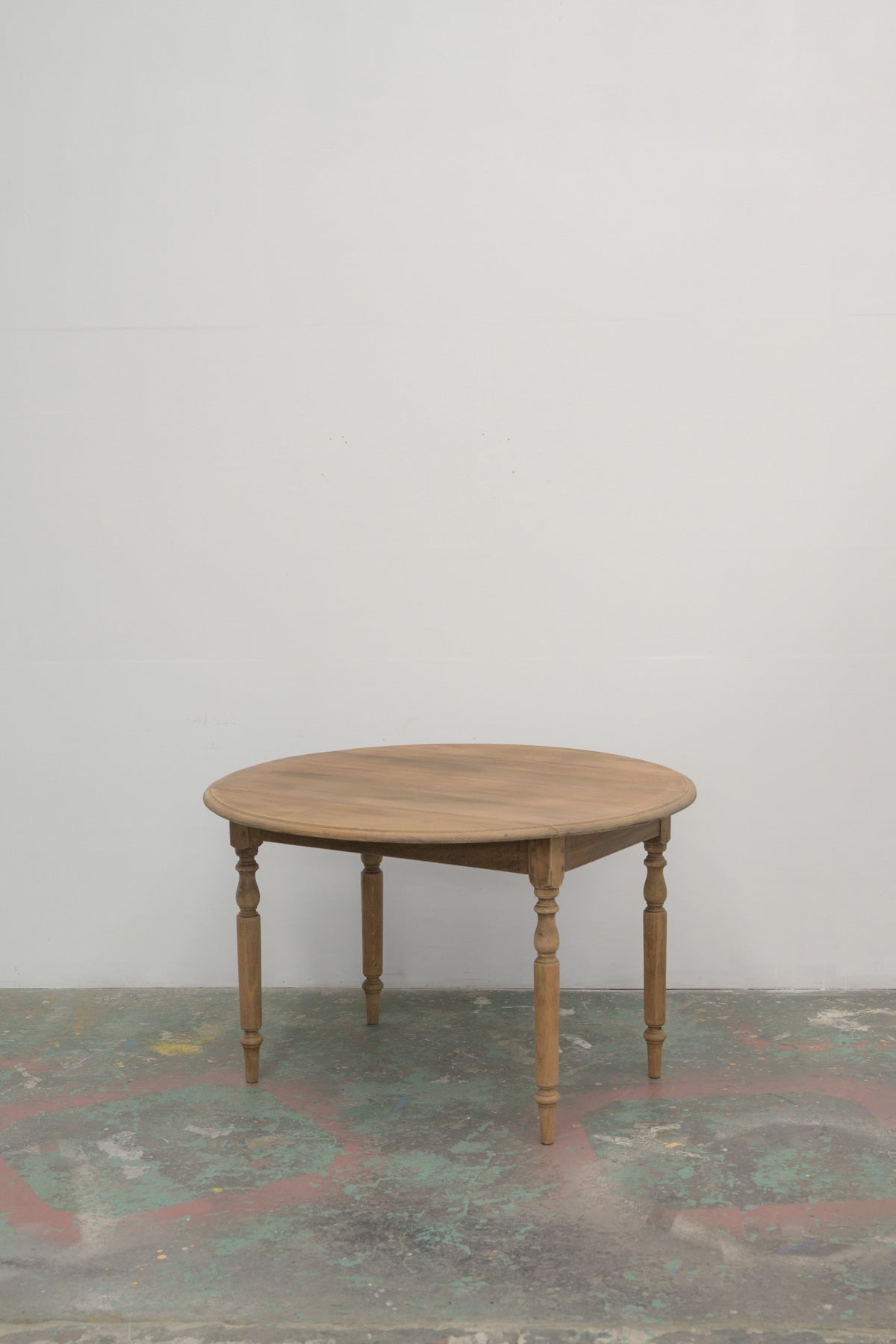 #0825  round table