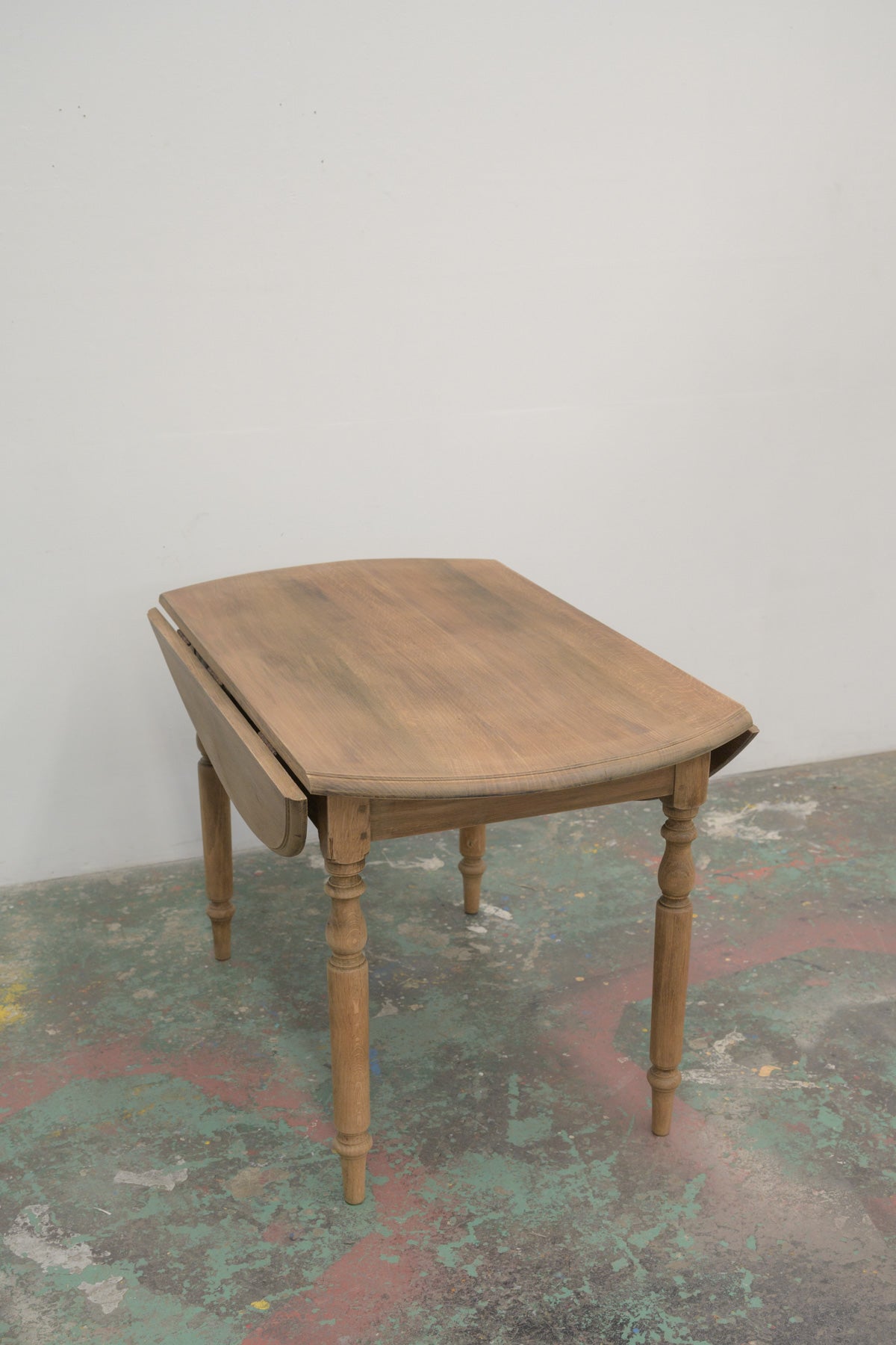 #0825  round table
