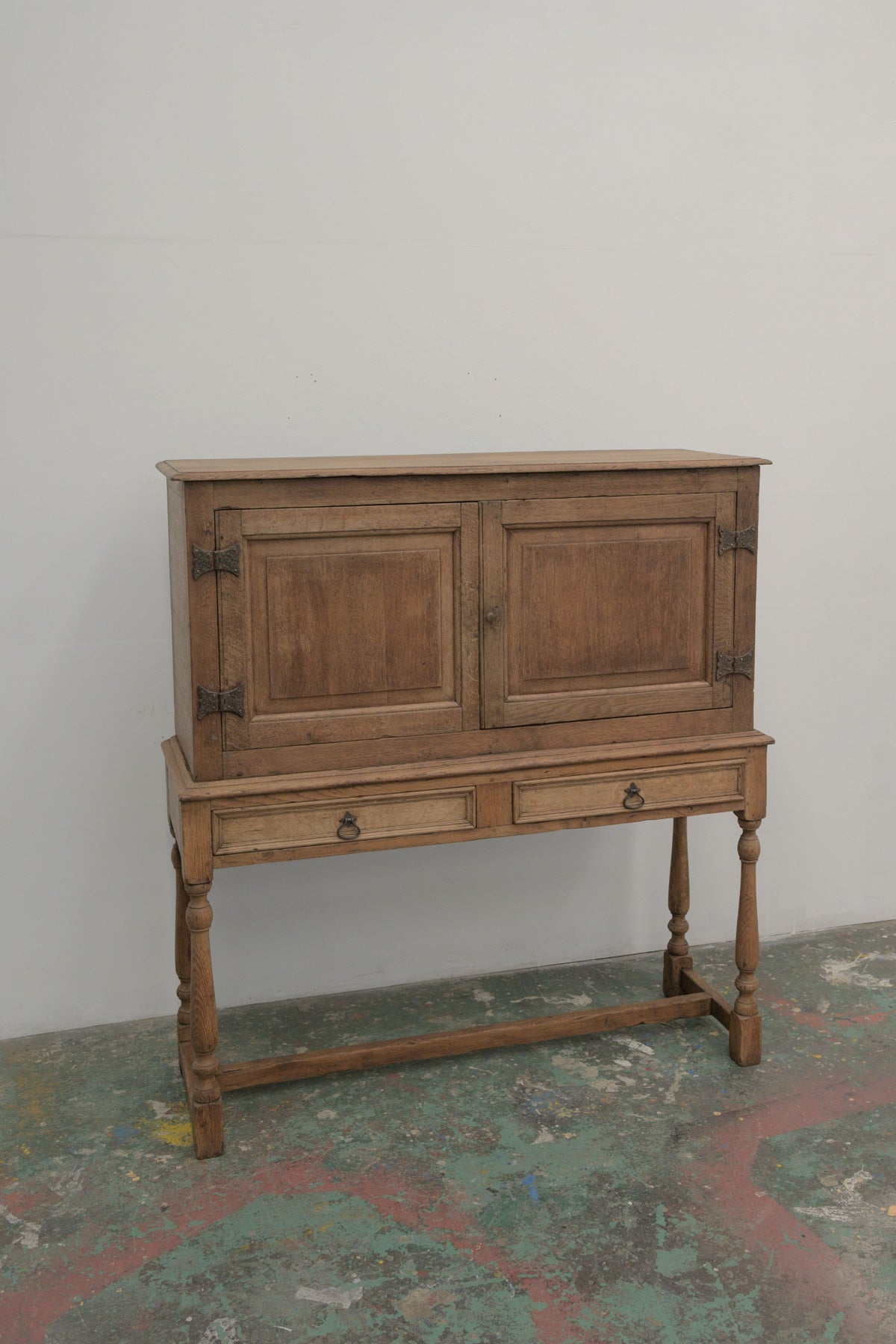 #0826 cabinet