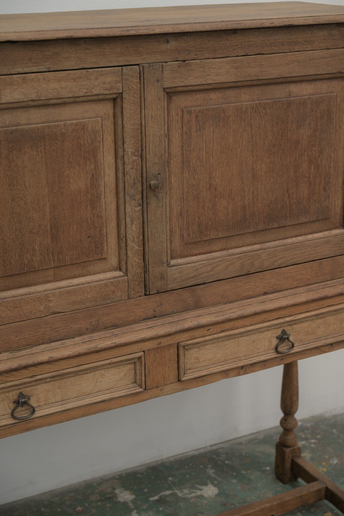 #0826 cabinet
