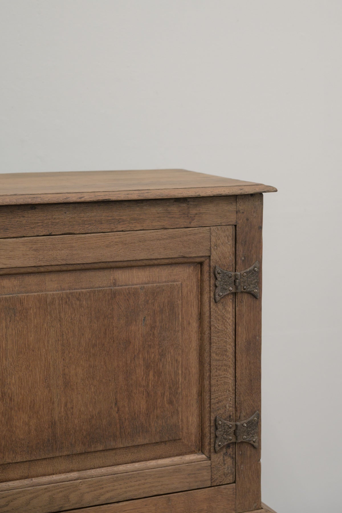 #0826 cabinet